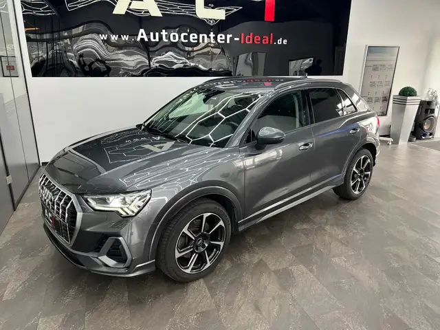 Audi Q3 view 12
