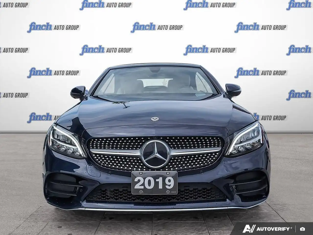 Mercedes-Benz C-Class снимка Mercedes-Benz C-Class