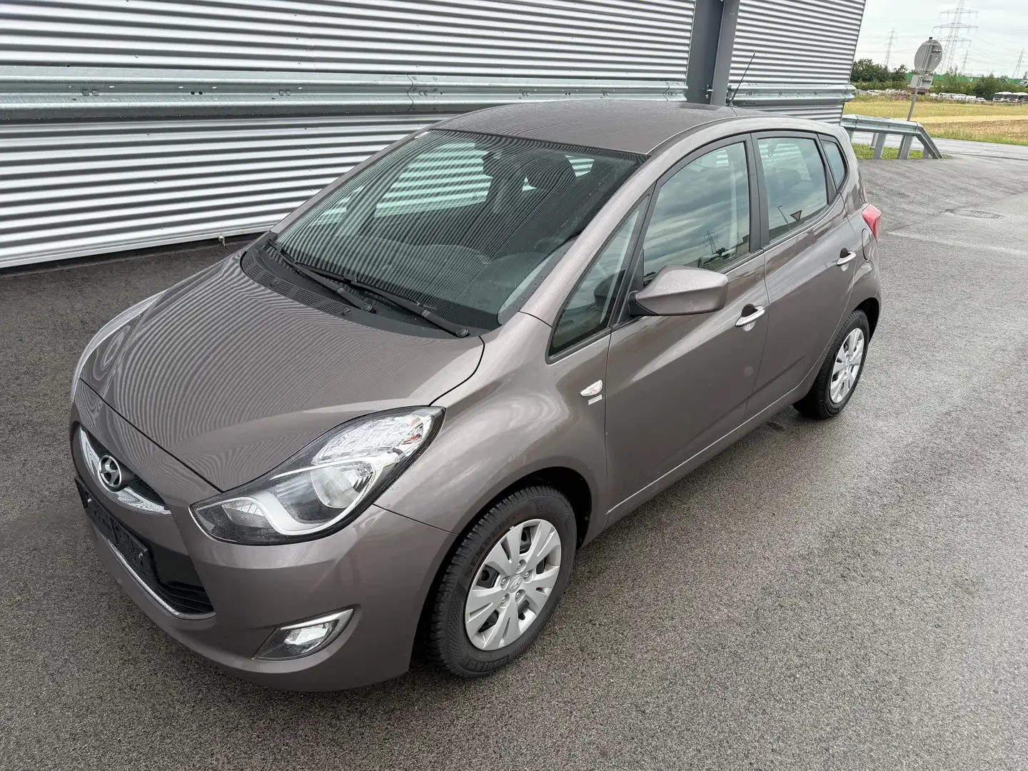 Hyundai iX20 1,4 CRDi Europe ID:115 Braun - 1