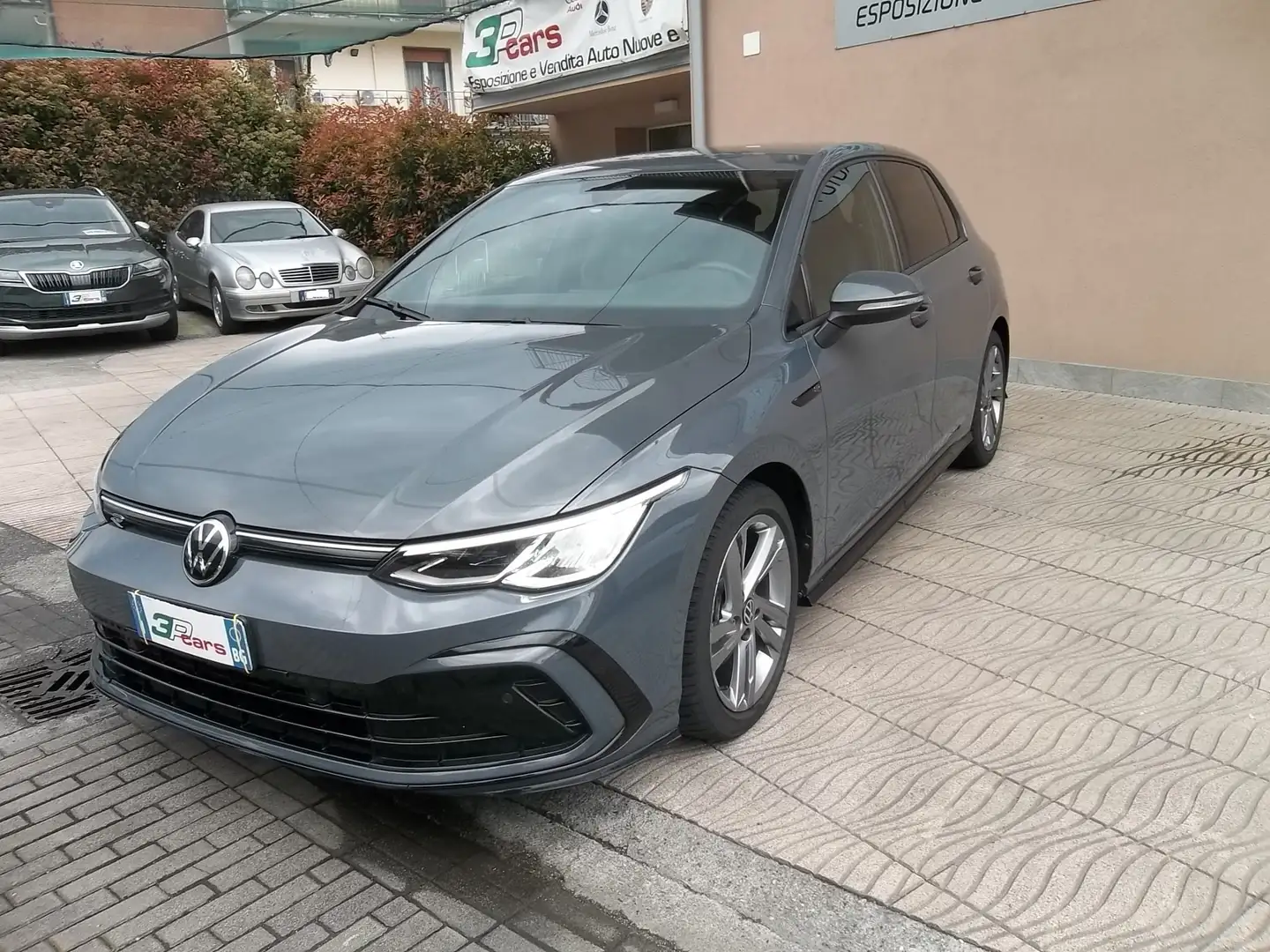 Volkswagen Golf 2.0 tdi R-Line 150cv dsg Grigio - 2