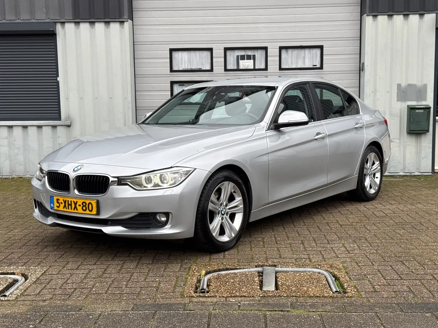 BMW 320 3-serie 320i Edition High Executive Groot Navi | L Šedá - 1