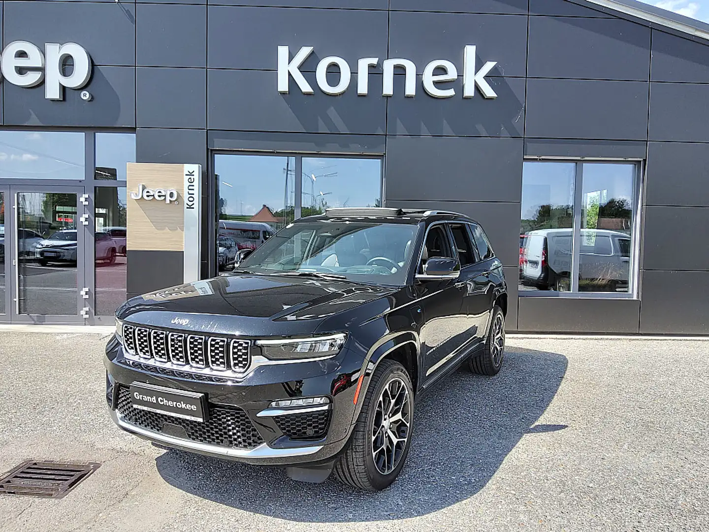Jeep Grand Cherokee 2.0 PHEV 13,3kWh 380 PS AT 4xe Summit Reserve Noir - 1