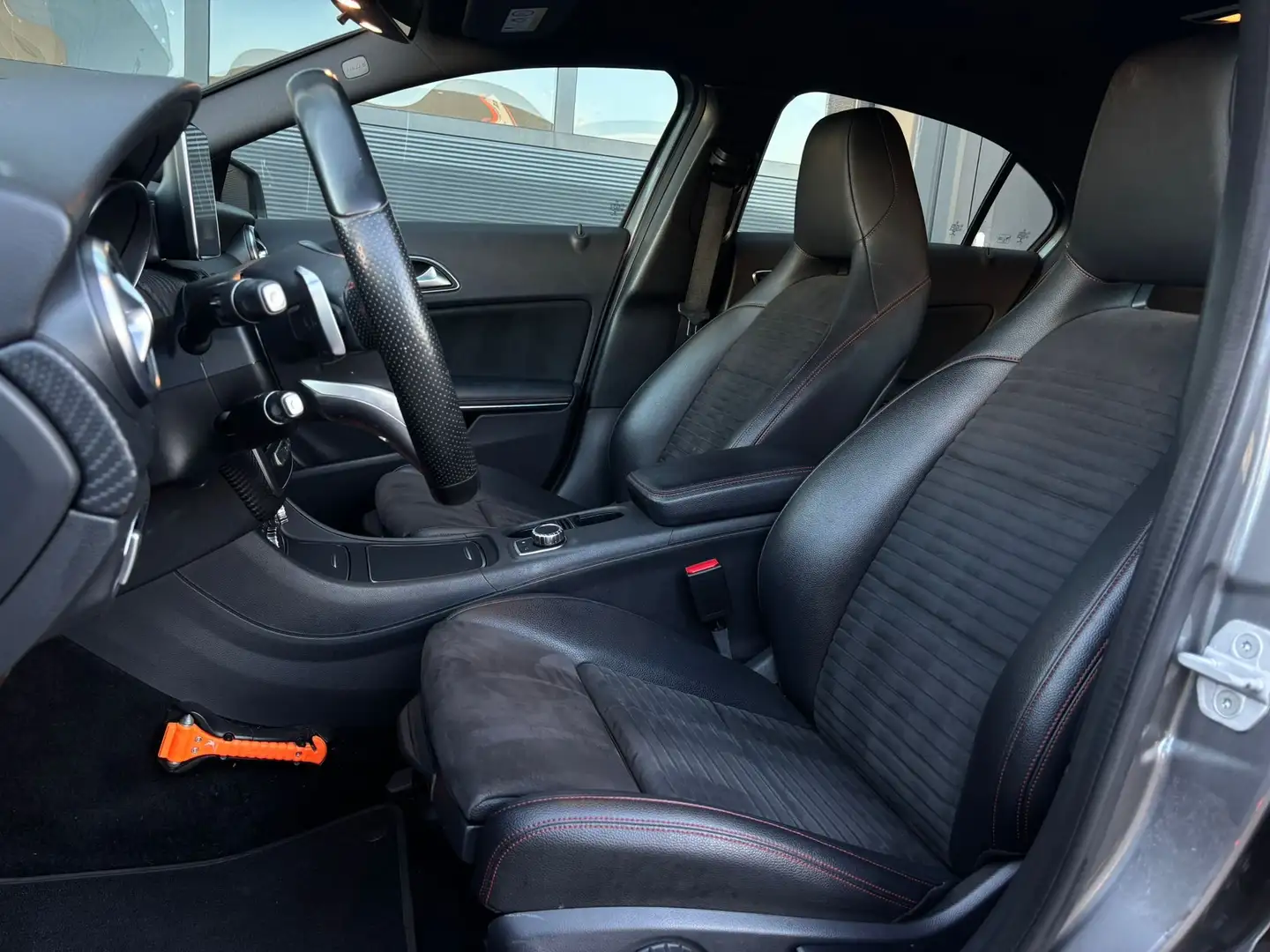 Mercedes-Benz A 180 180 Ambition | AMG LINE | LED | NAP | ALCANTARA Grigio - 2