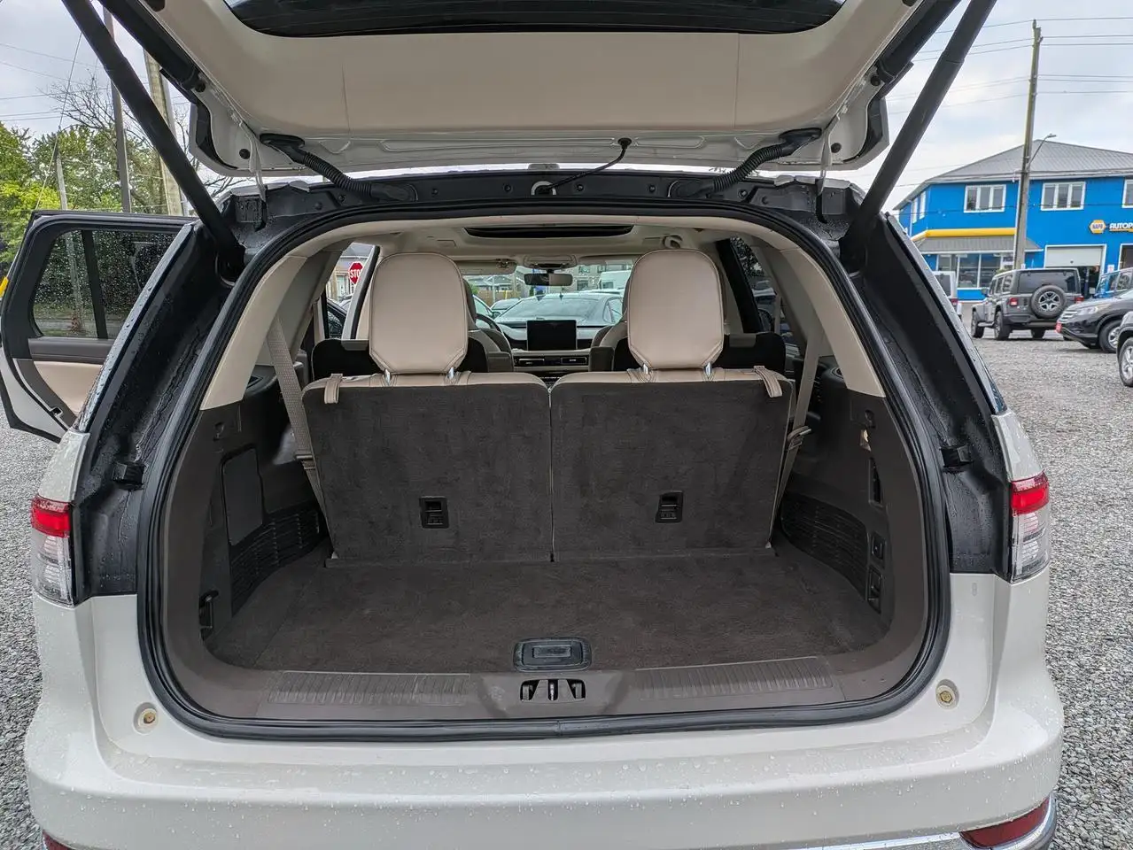Lincoln Aviator снимка Lincoln Aviator