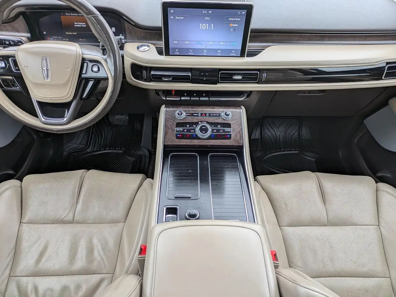 Lincoln Aviator снимка Lincoln Aviator