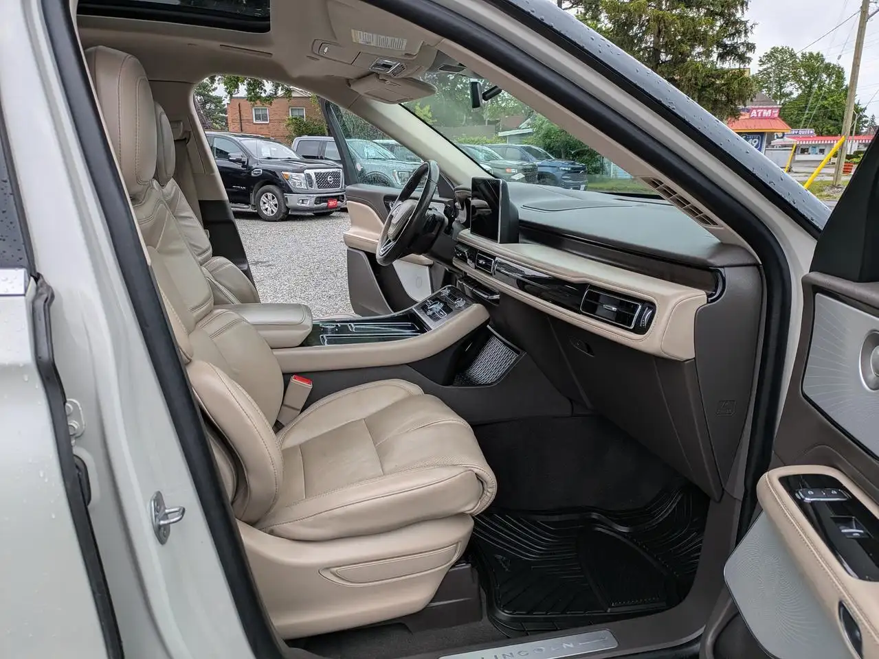 Lincoln Aviator снимка Lincoln Aviator