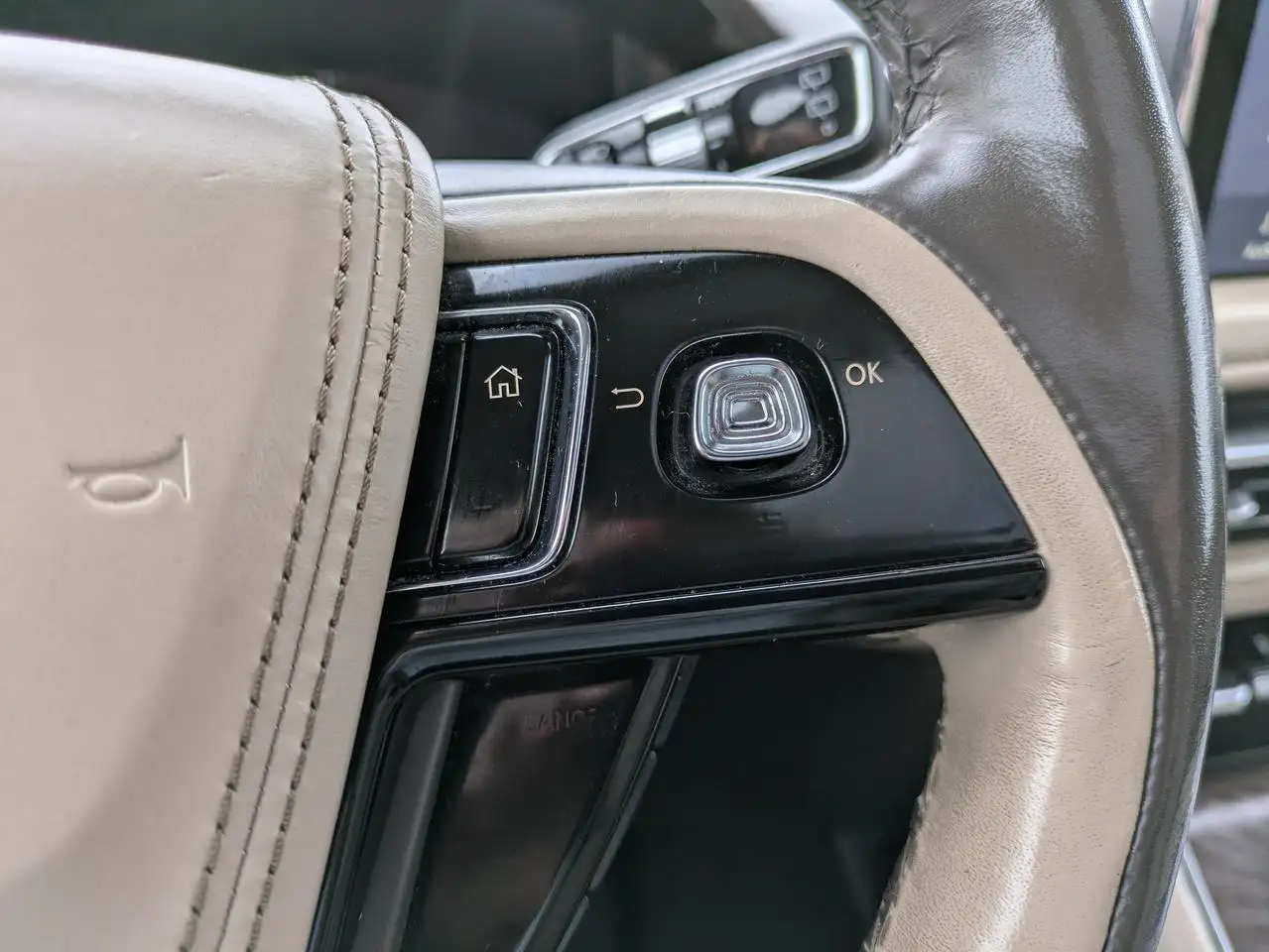 Lincoln Aviator снимка Lincoln Aviator