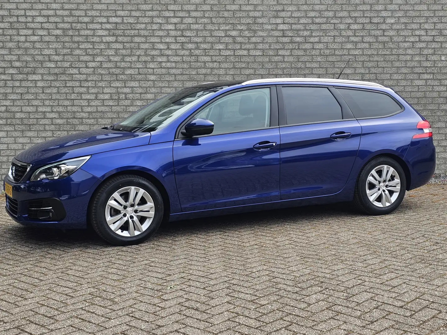 Peugeot 308 SW 1.2 PureTech Blue Lease Executive Trekhaak/Came Bleu - 2