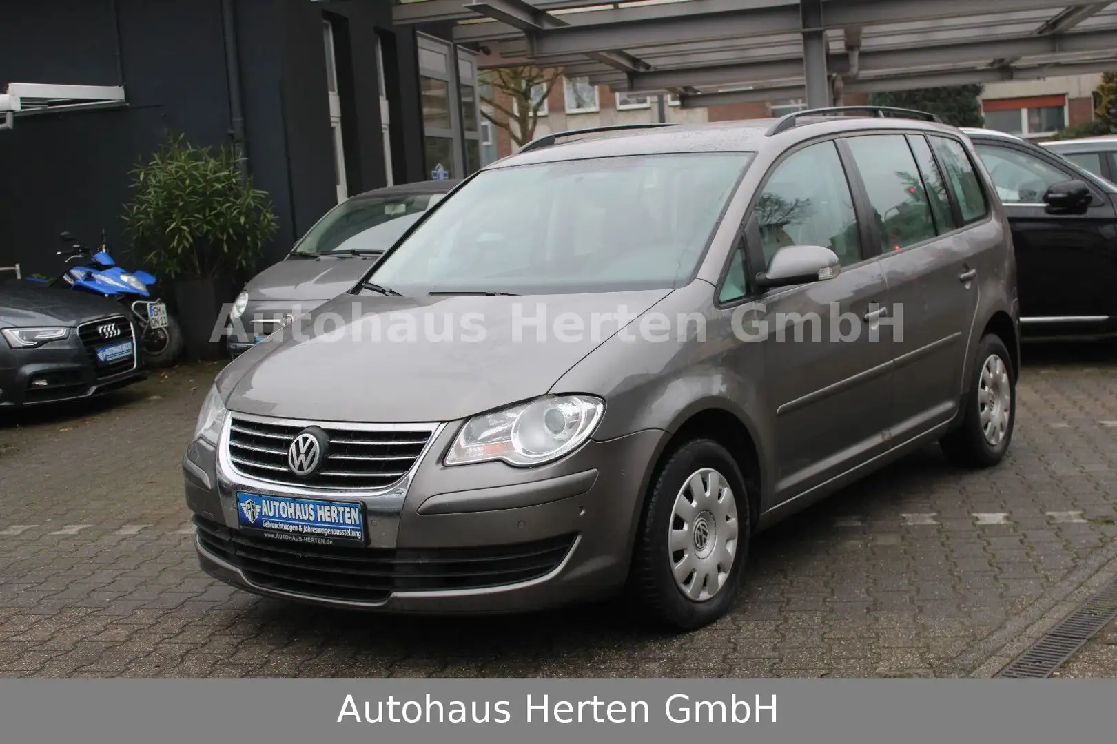 Volkswagen Touran 1.4 TFSI Trendline*DSG*KLIMA*AHK*TEMPOMAT Grau - 1