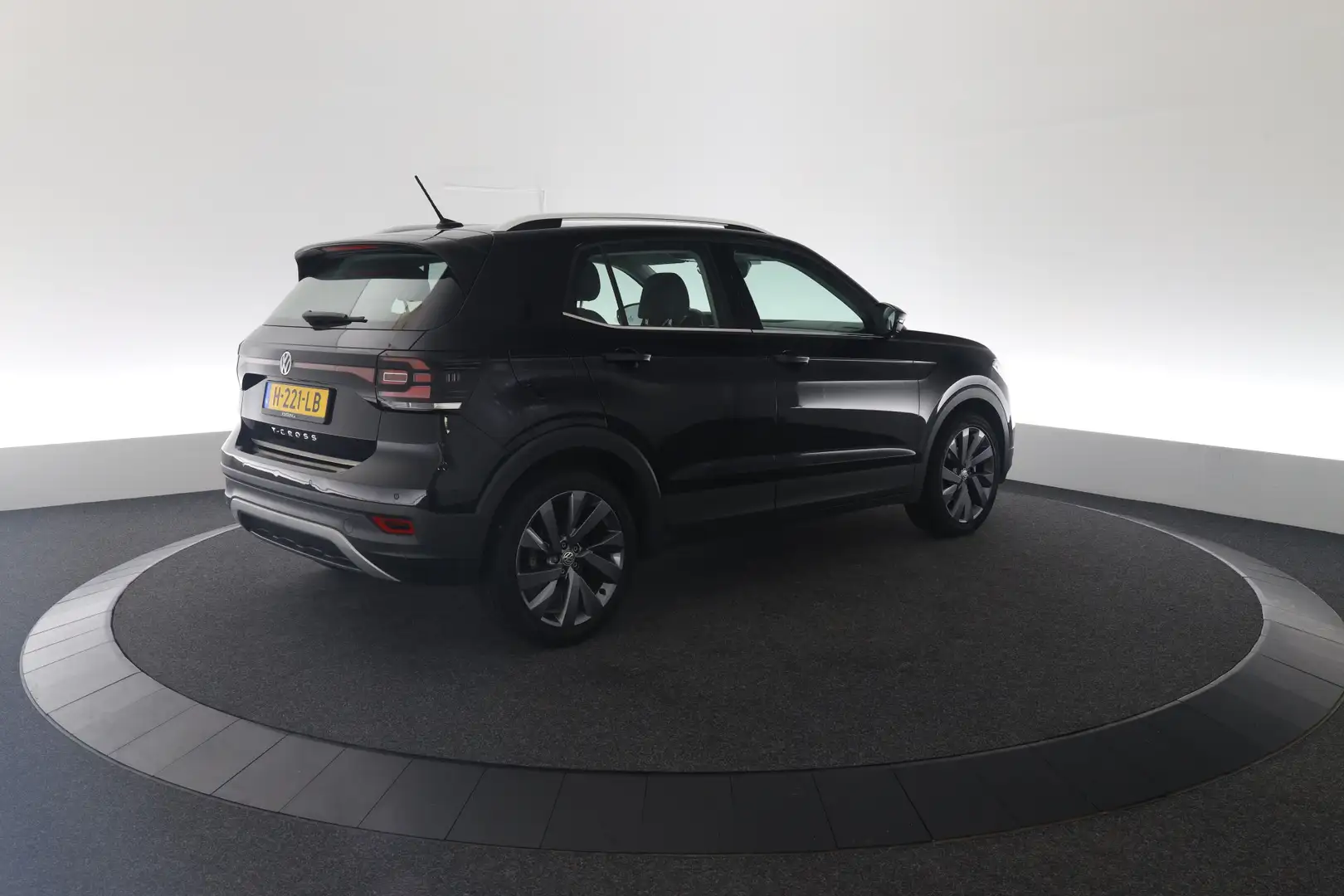 Volkswagen T-Cross 1.0 TSI Style | Navi | Digi. Dashboard Zwart - 2