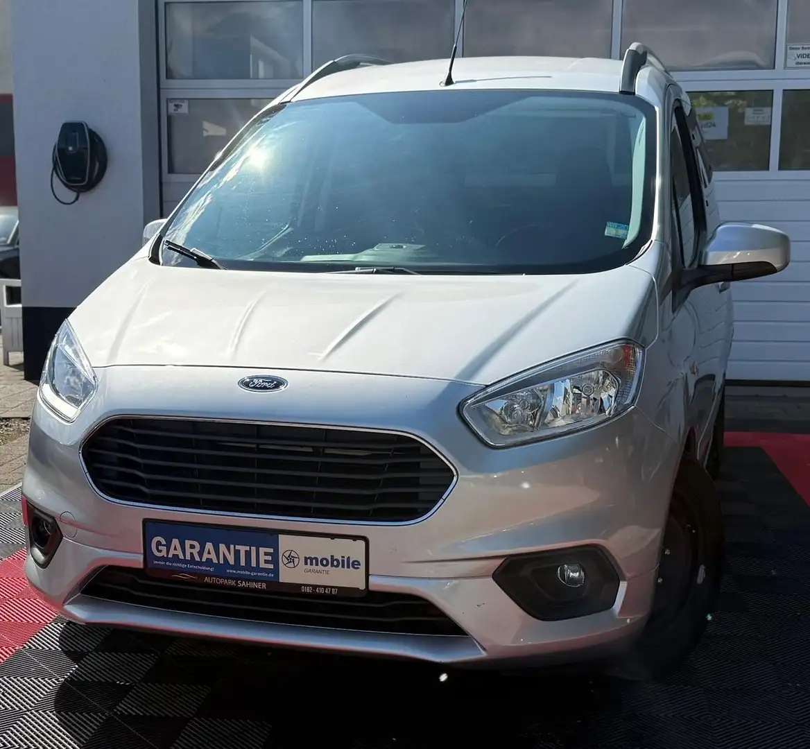Ford Tourneo Courier Titanium Plateado - 1