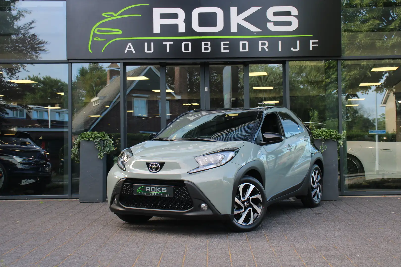 Toyota Aygo X 1.0 VVT-i MT Pulse Two-Tone Groen - 1
