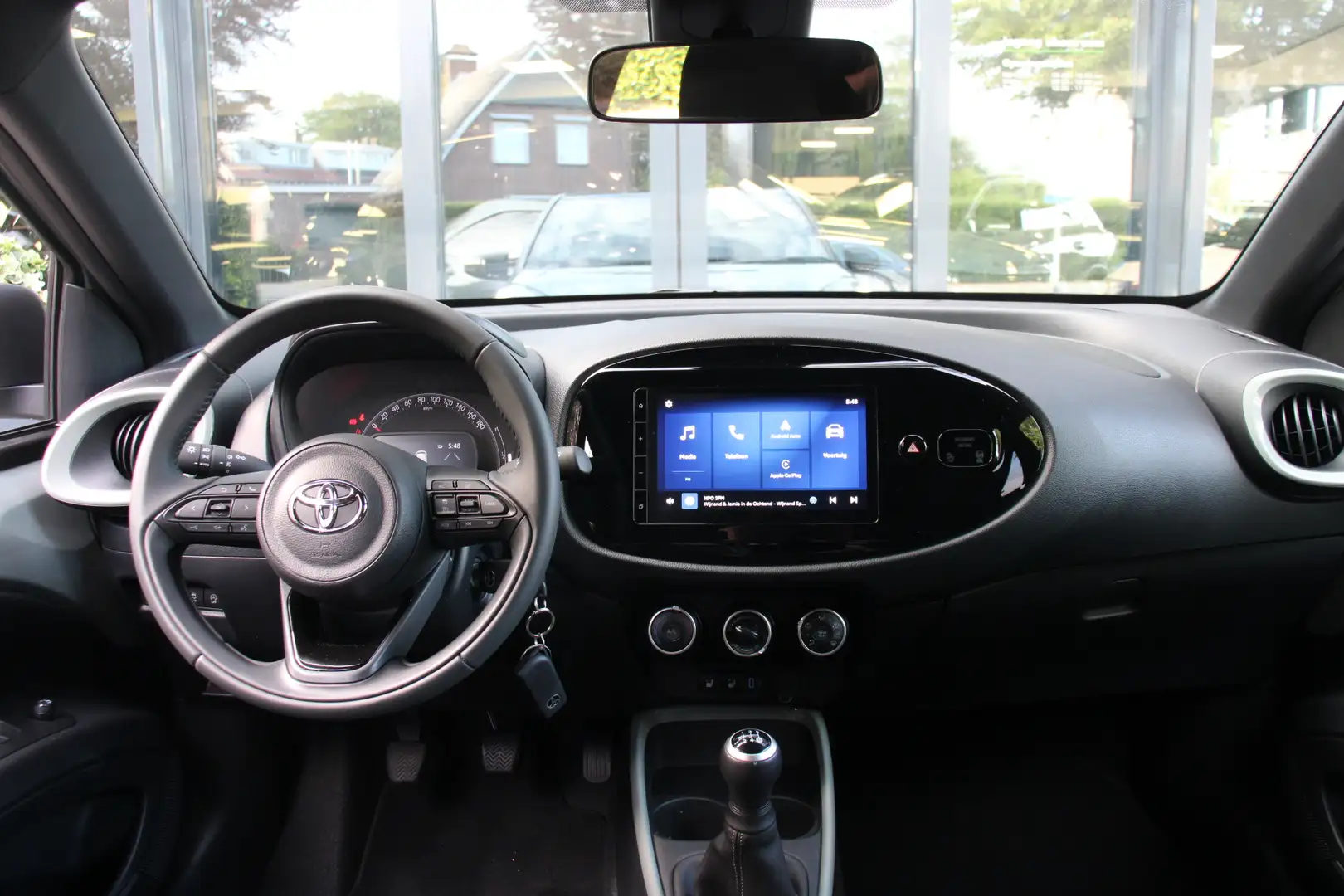 Toyota Aygo X 1.0 VVT-i MT Pulse Two-Tone Groen - 2