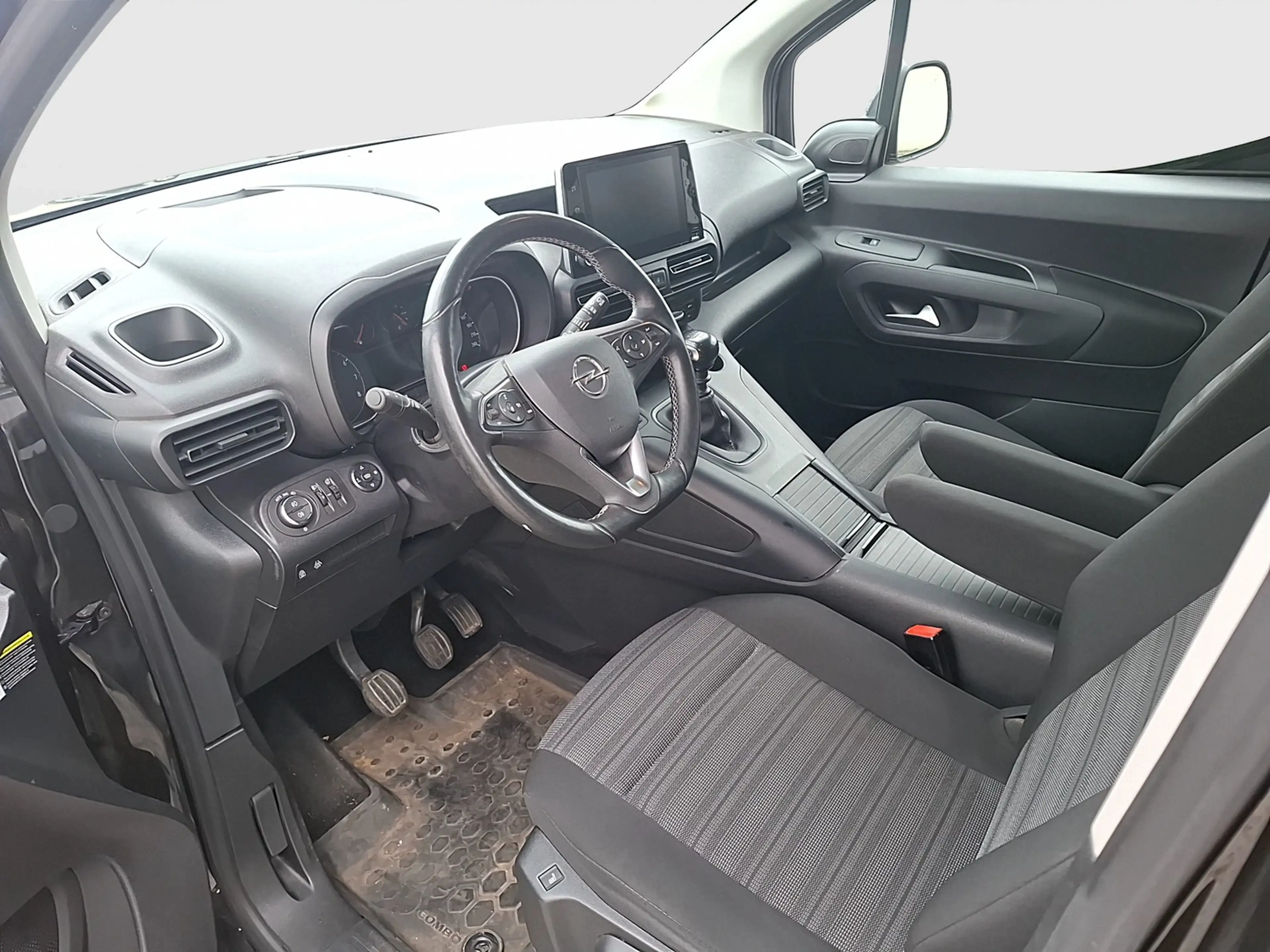 Opel Combo Life Innovation — photo 9