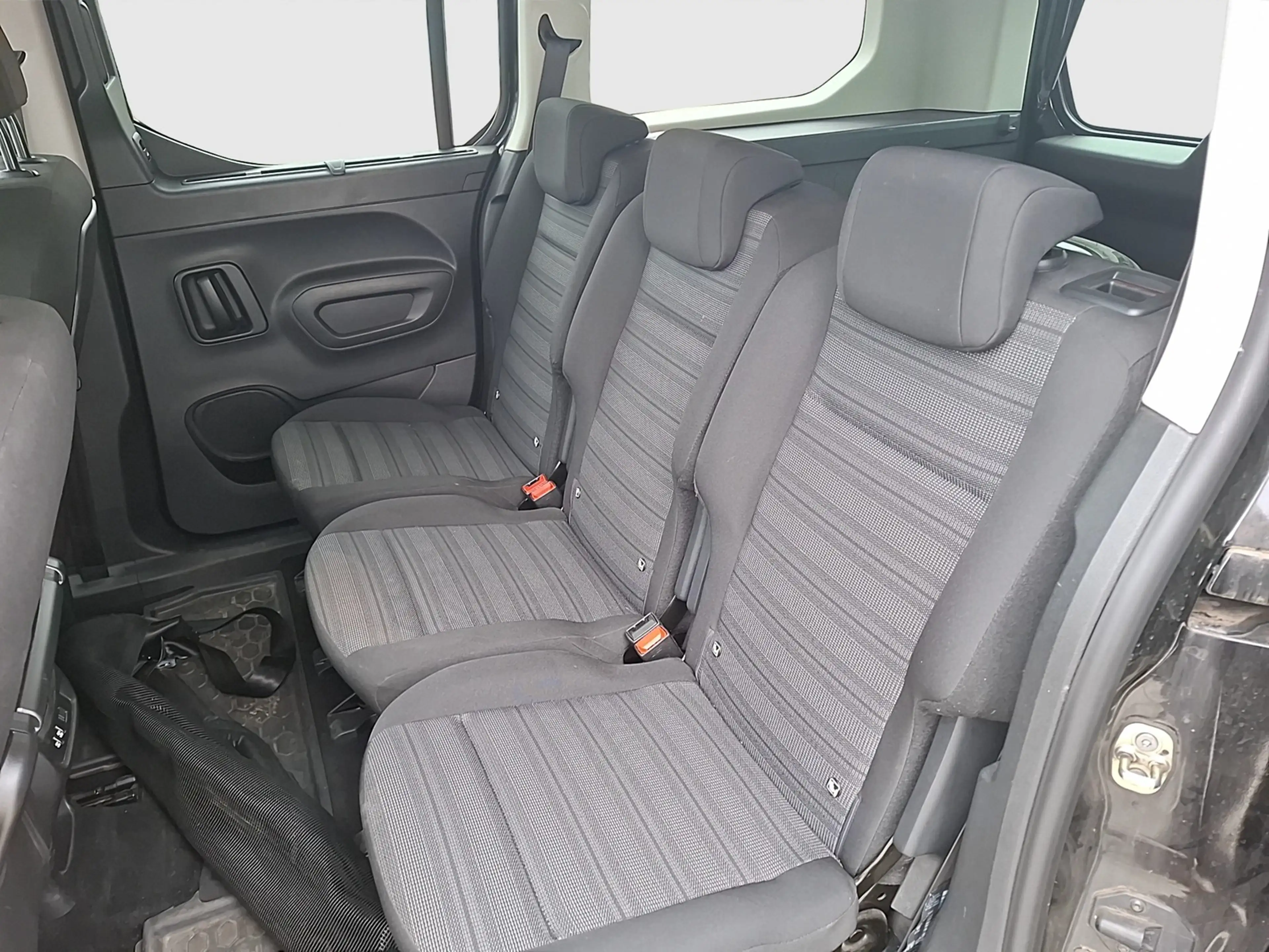 Opel Combo Life Innovation — photo 12