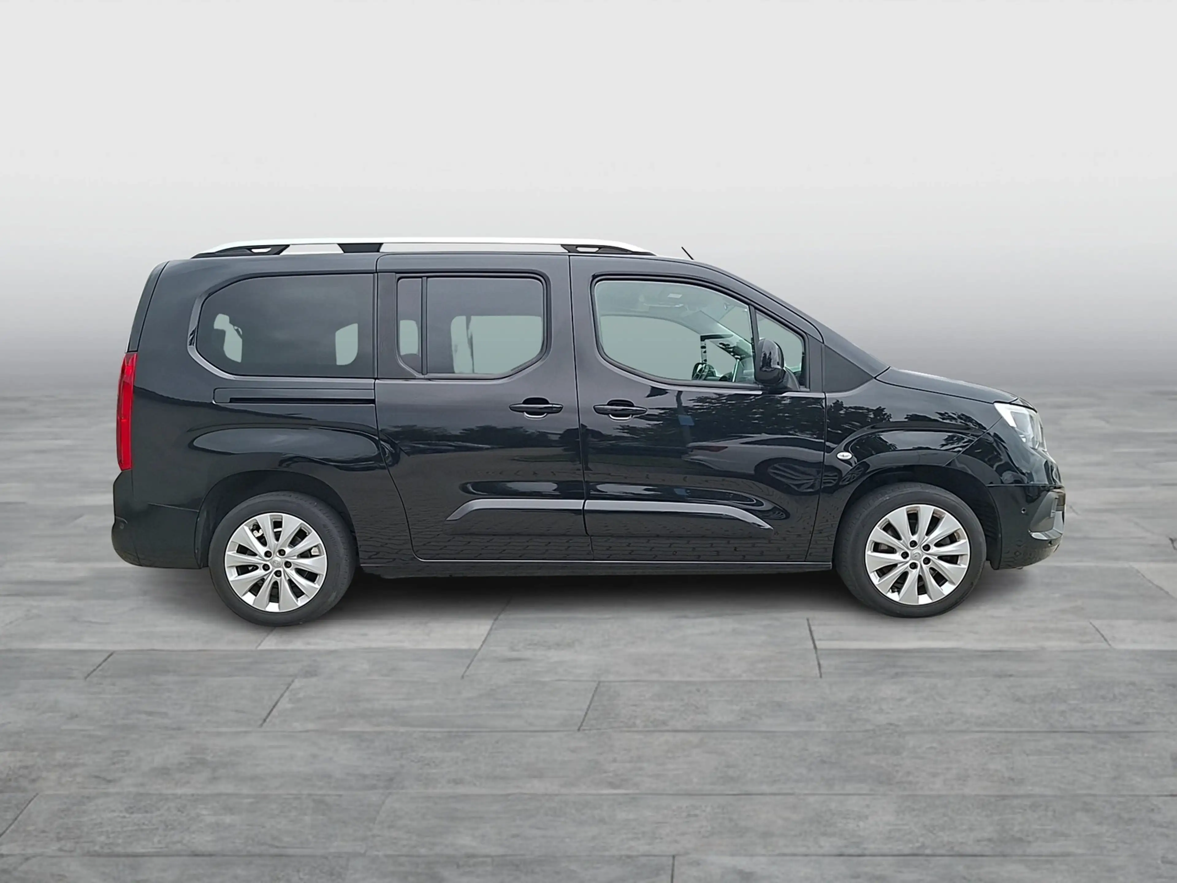 Opel Combo Life Innovation — photo 6