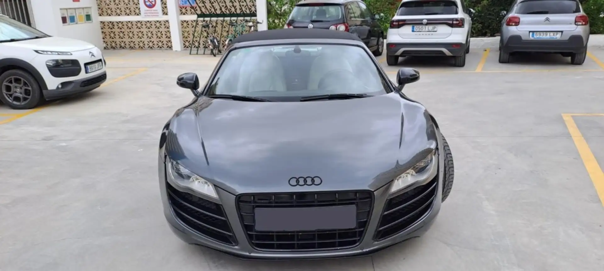 Audi R8 Spyder 5.2 FSI quattro Gri - 2