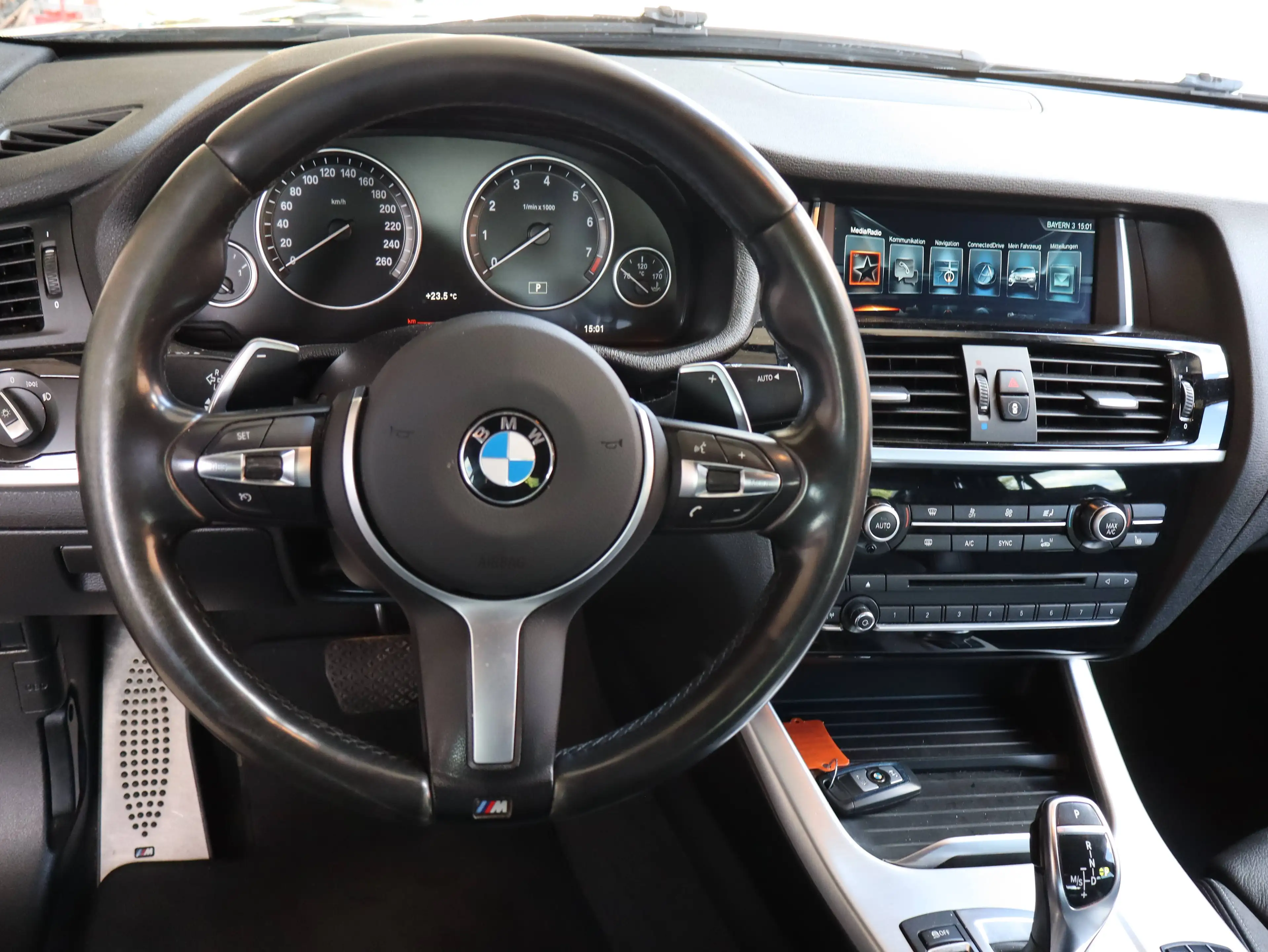 BMW X4 xDrive35i Sport-Aut. M SPORT *AHK*NAVI*BI-XENON*EL.GLAS-SCHIEBEDACH*HIFI* — photo 11