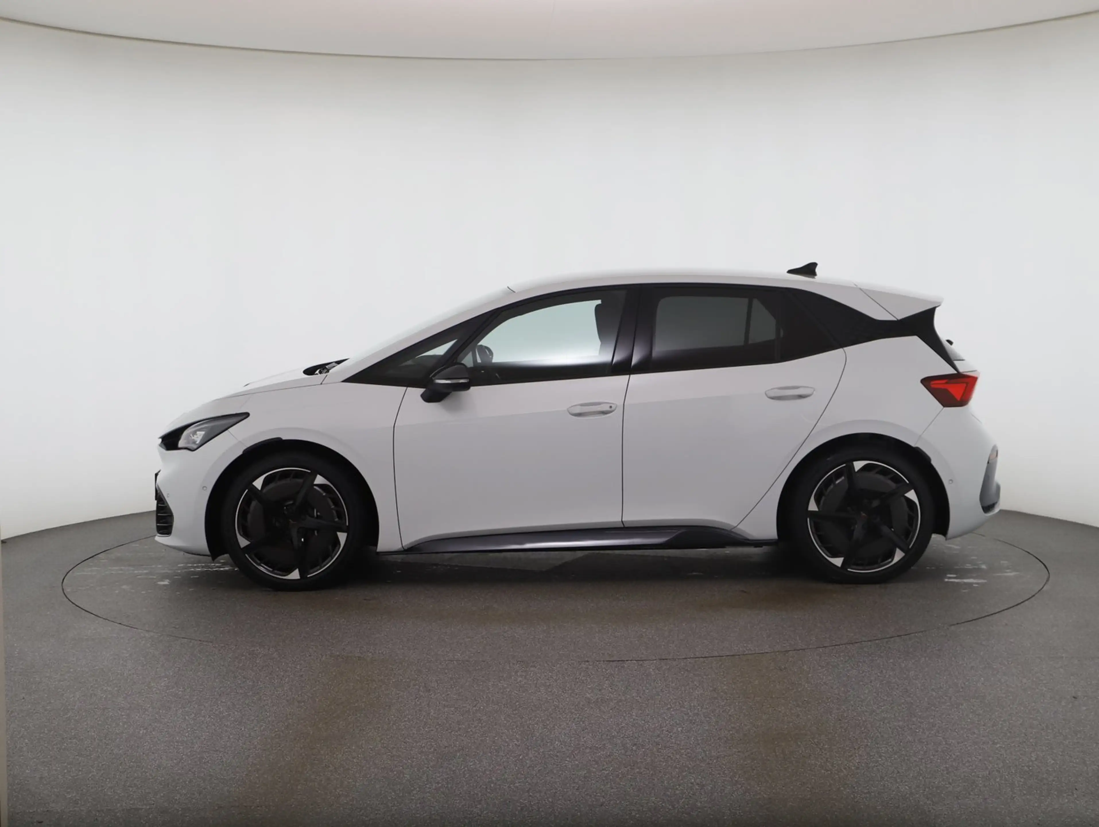 CUPRA Born 77/82 e-Boost 170kW/231PS — photo 2