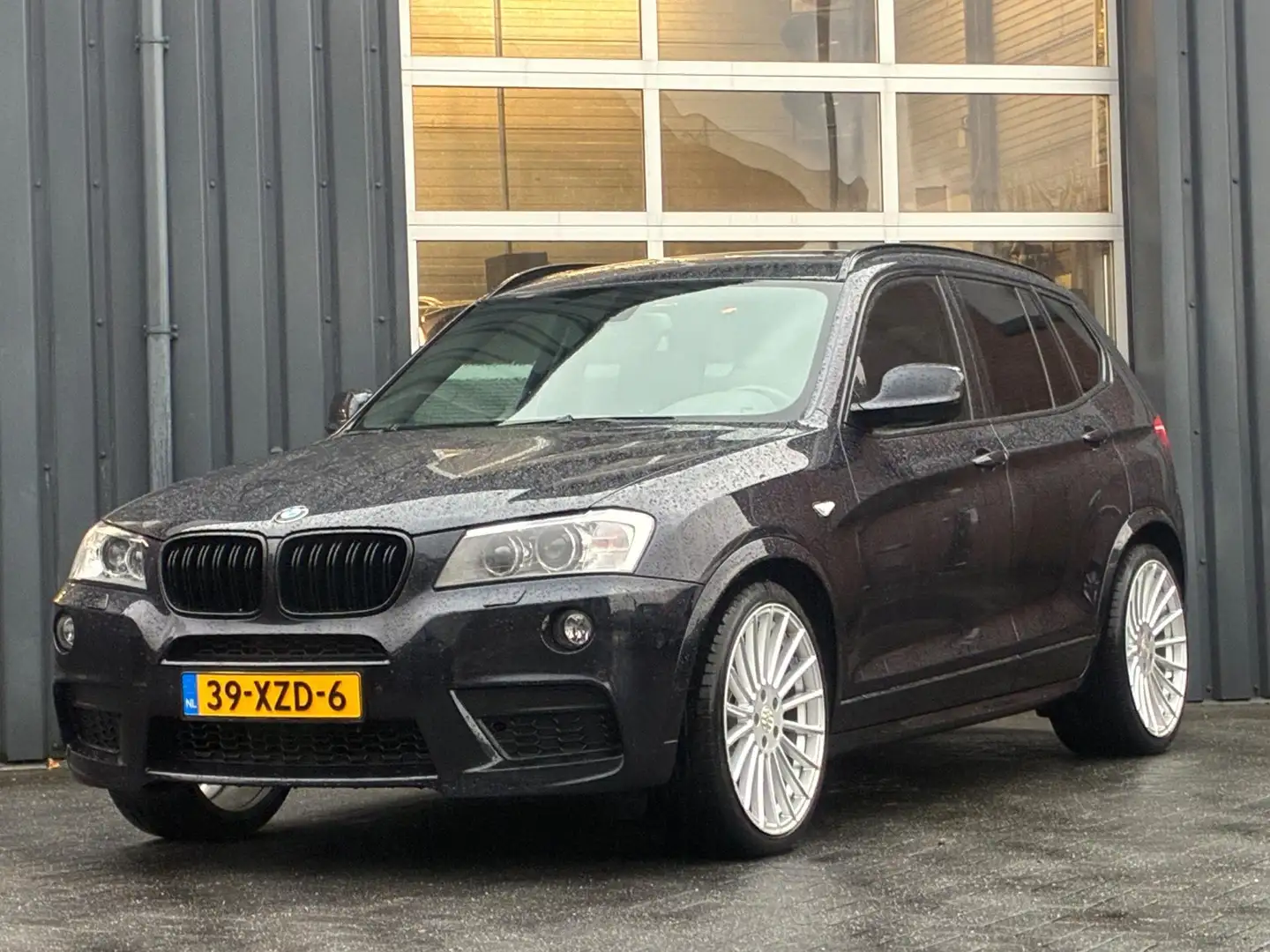 BMW X3 XDrive20i High Executive Leder Pano Navi Xenon Cam Schwarz - 2