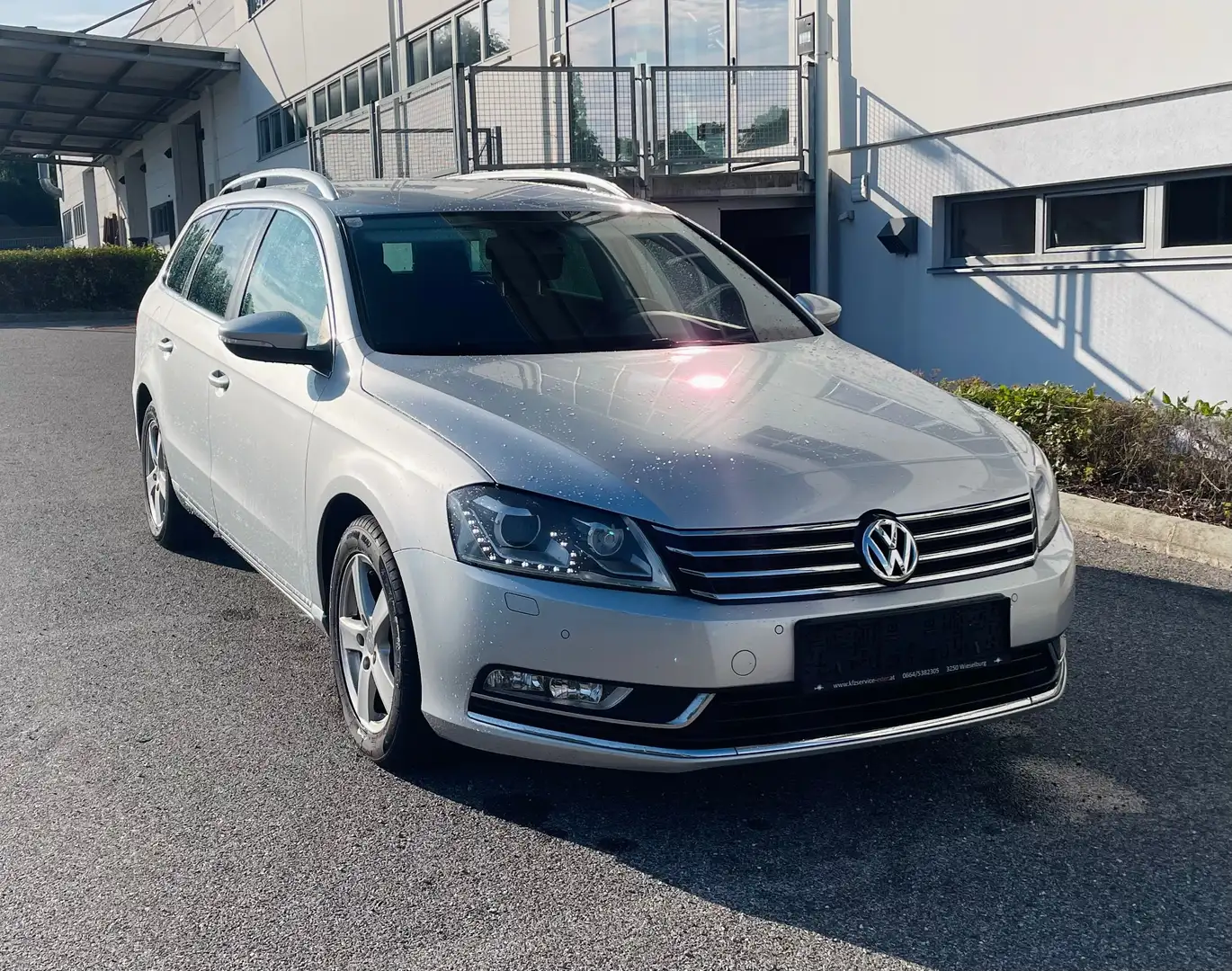 Volkswagen Passat VW Passat Variant CL BMT 2,0 TDI DPF LED XENON NAV Silber - 1