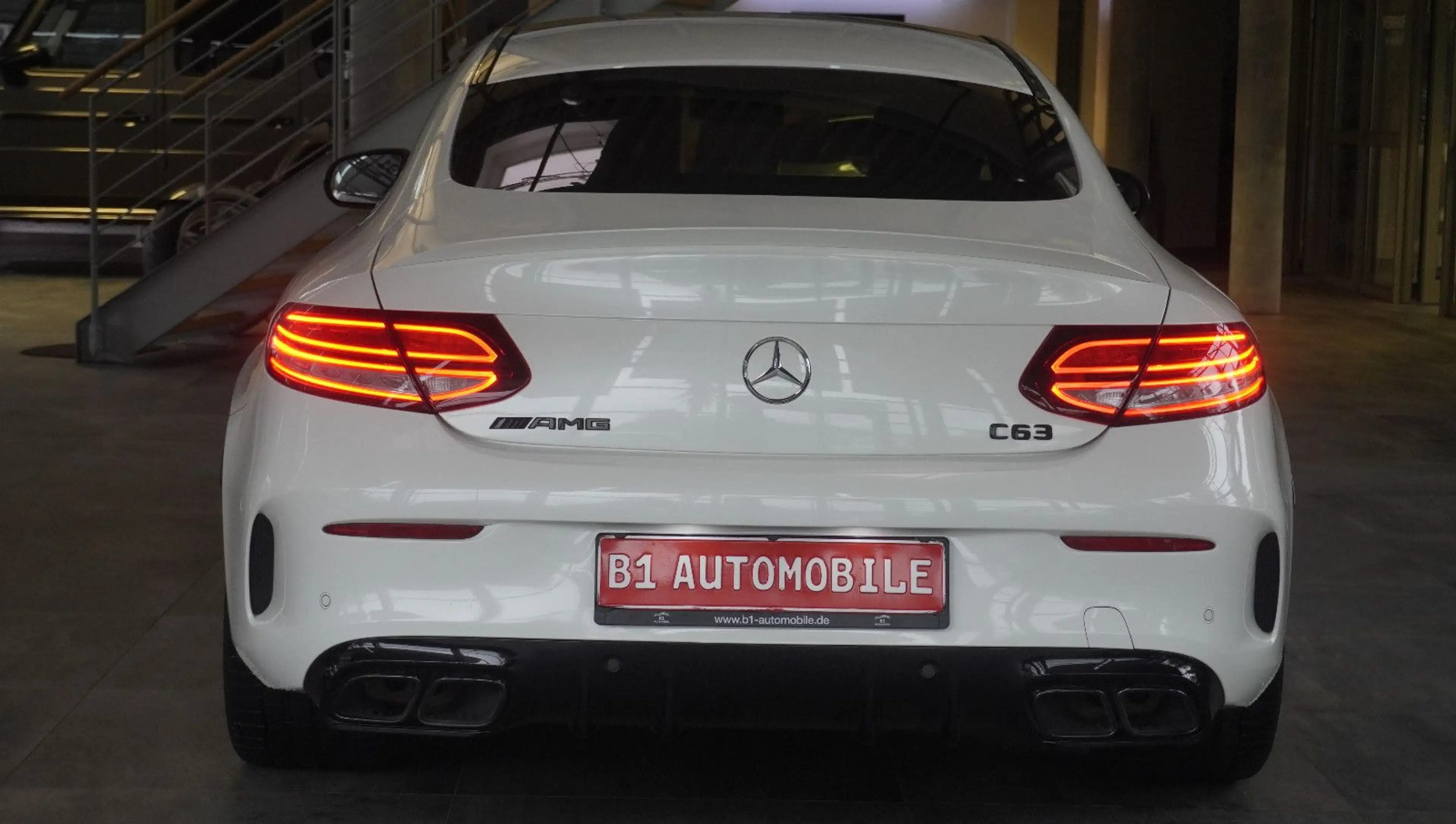Mercedes-Benz C 63 AMG Coupe *NIGHT*PANO*HEAD-UP*BURMESTER* — photo 6