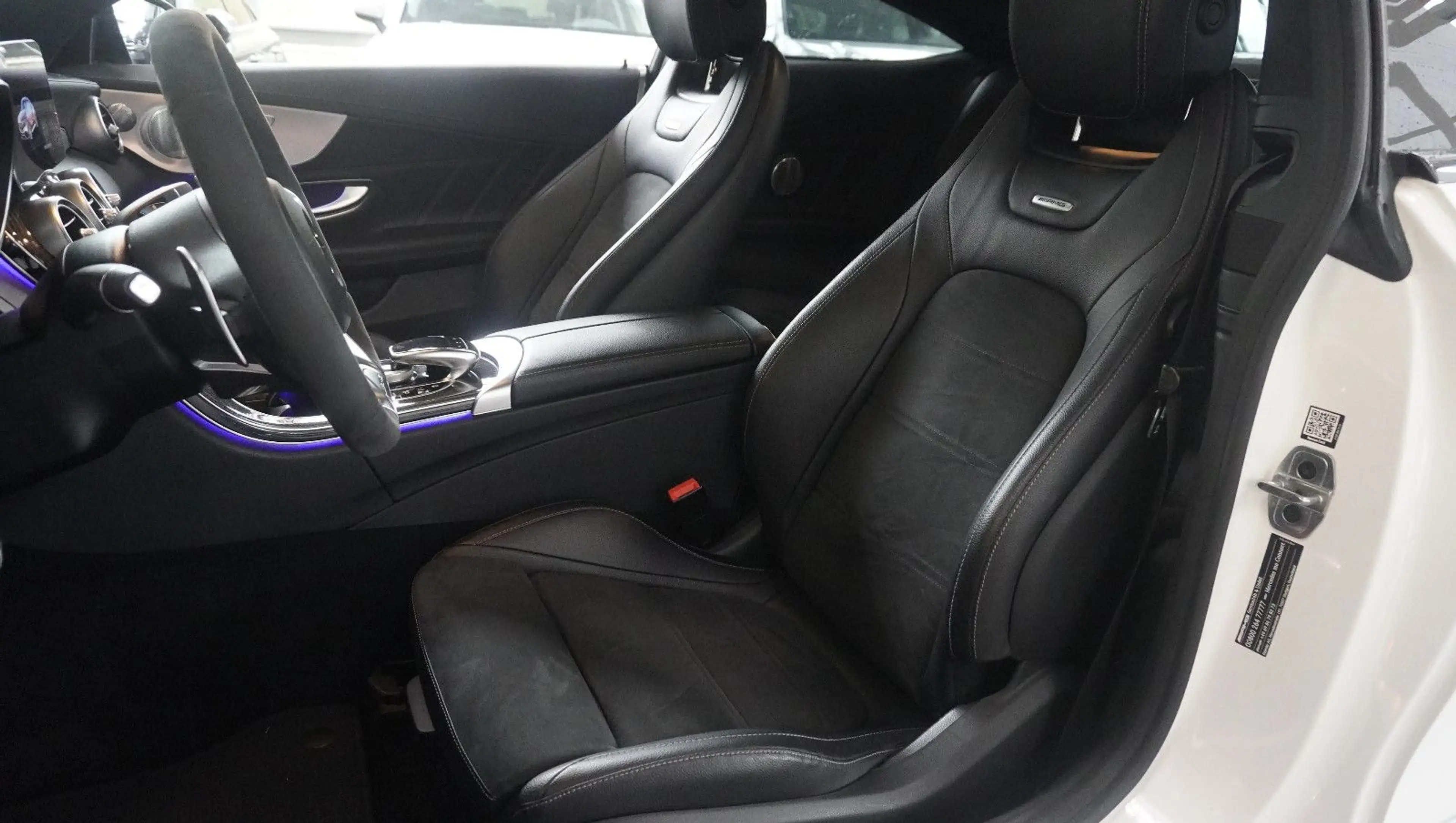 Mercedes-Benz C 63 AMG Coupe *NIGHT*PANO*HEAD-UP*BURMESTER* — photo 8