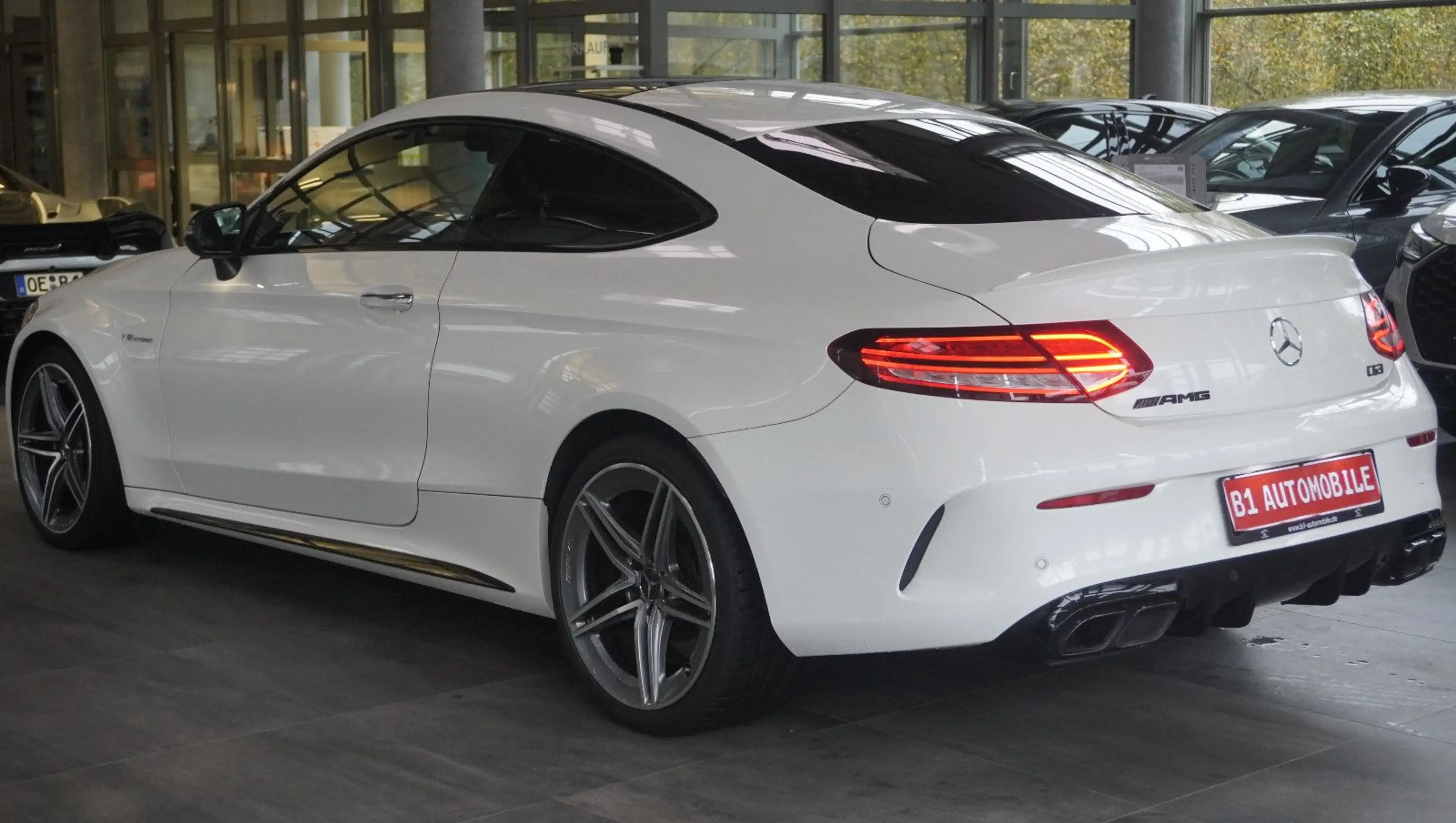 Mercedes-Benz C 63 AMG Coupe *NIGHT*PANO*HEAD-UP*BURMESTER* — photo 7
