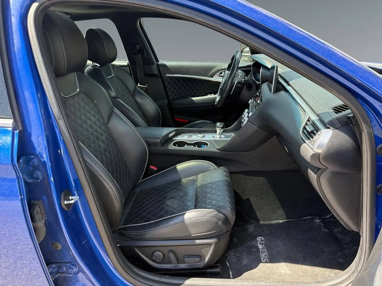 Genesis G70 photo Genesis G70