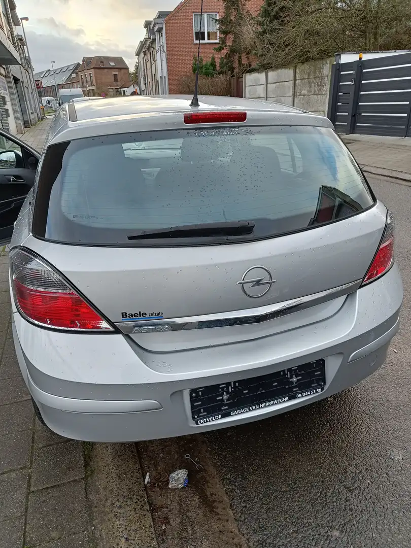 Opel Astra 1.6i Cosmo - 2