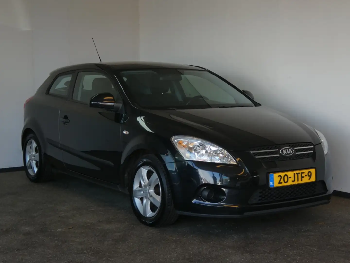 Kia ProCeed / pro_cee'd 1.4 CVVT X-tra Чорний - 2
