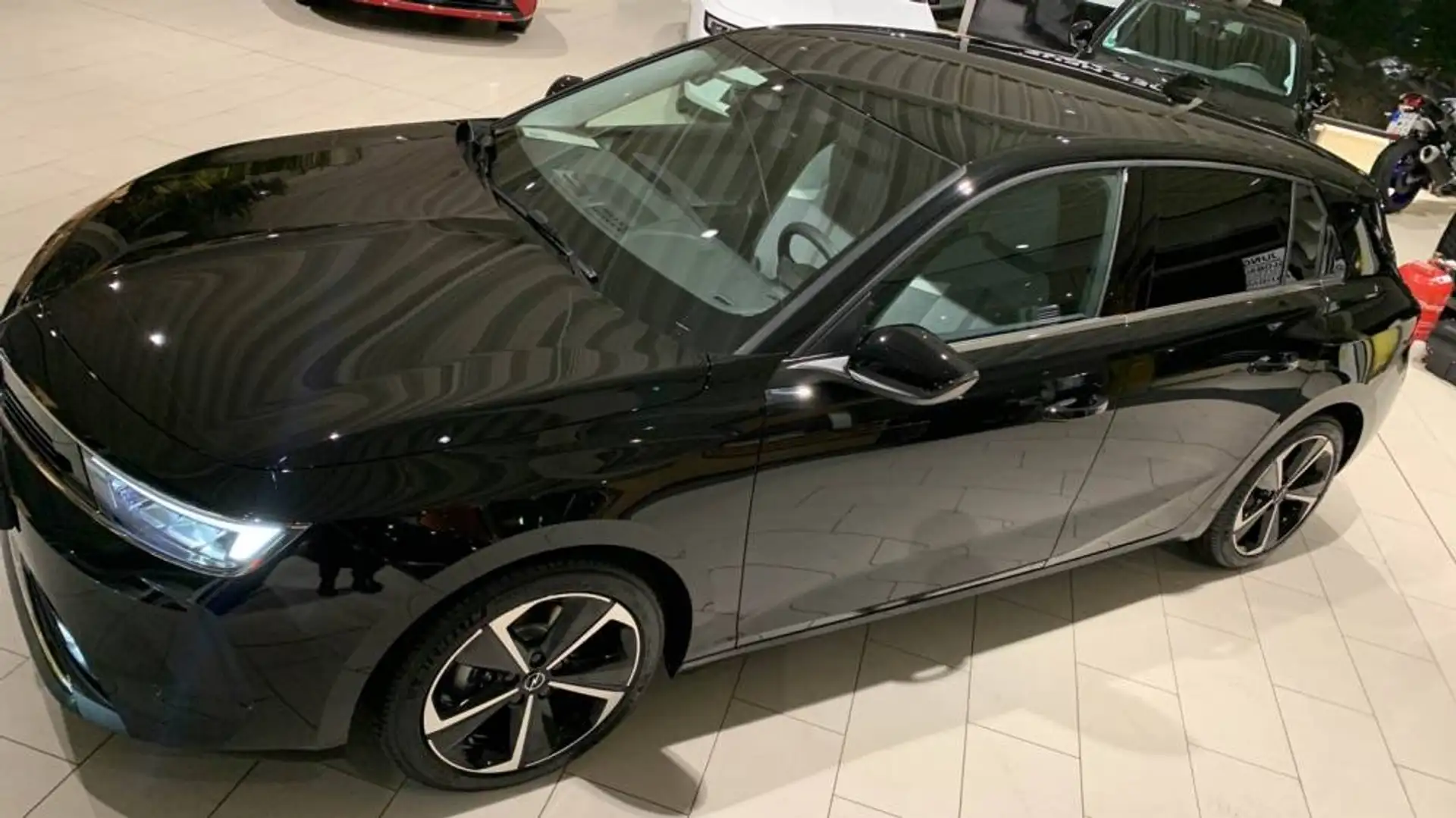 Opel Astra Elegance, Navi, Kamera,PDC Schwarz - 2