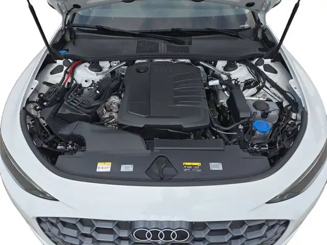 Audi A6 view 12