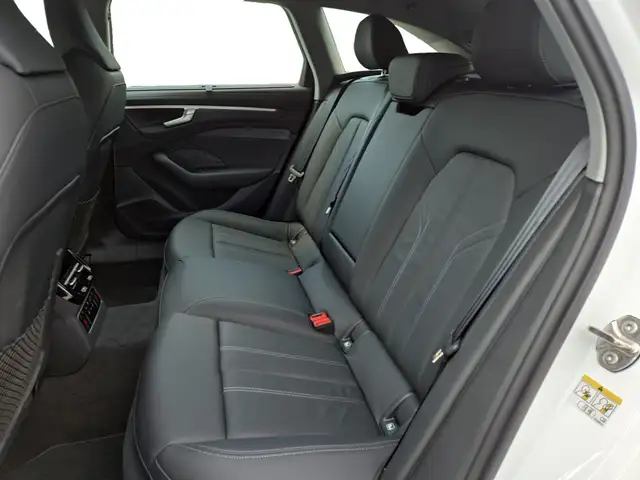 Audi A6 view 10