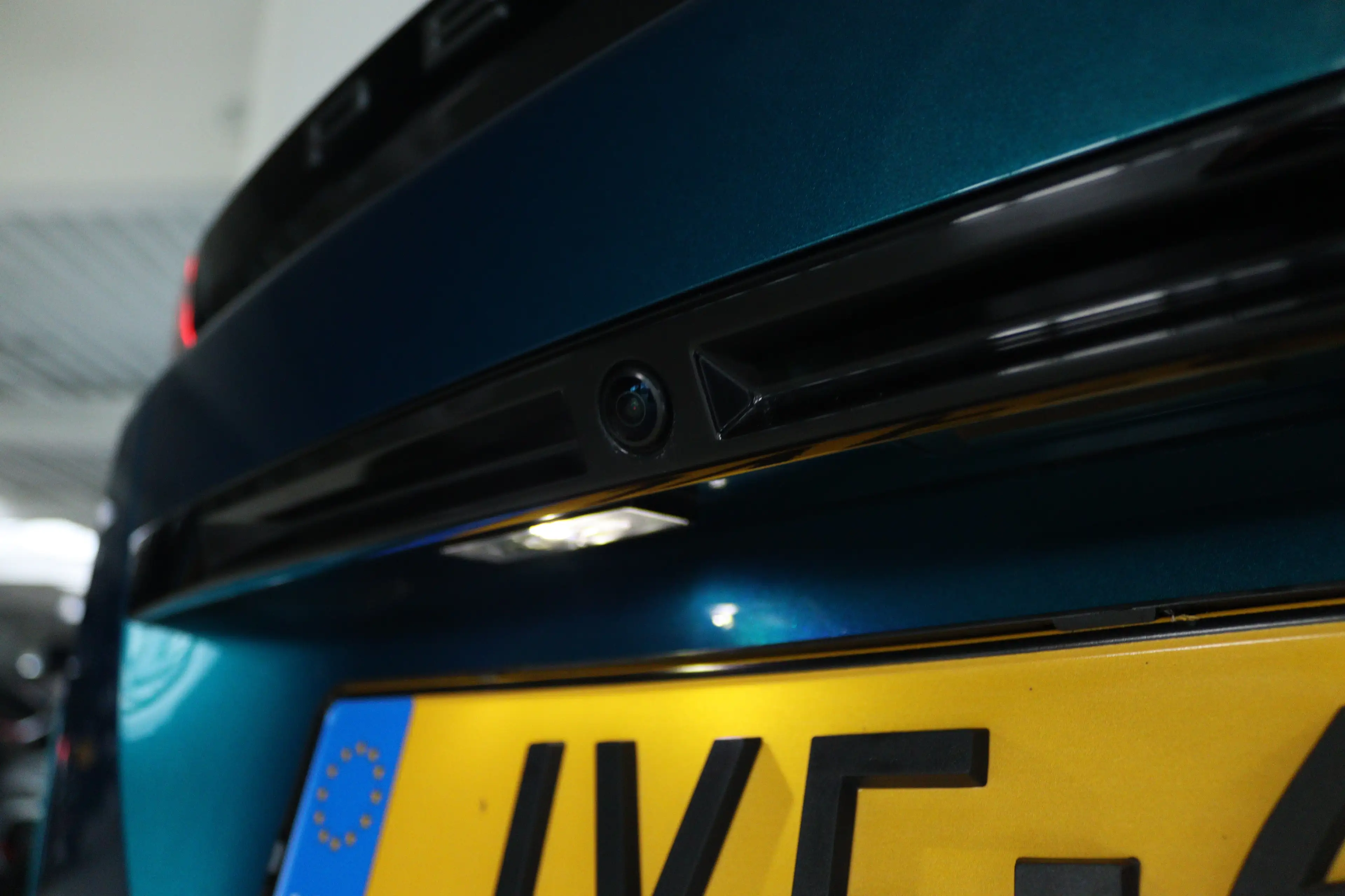 Peugeot 2008 1.2 Hybrid 145 Allure | Adapt. Cruise | 360 Camera — photo 12