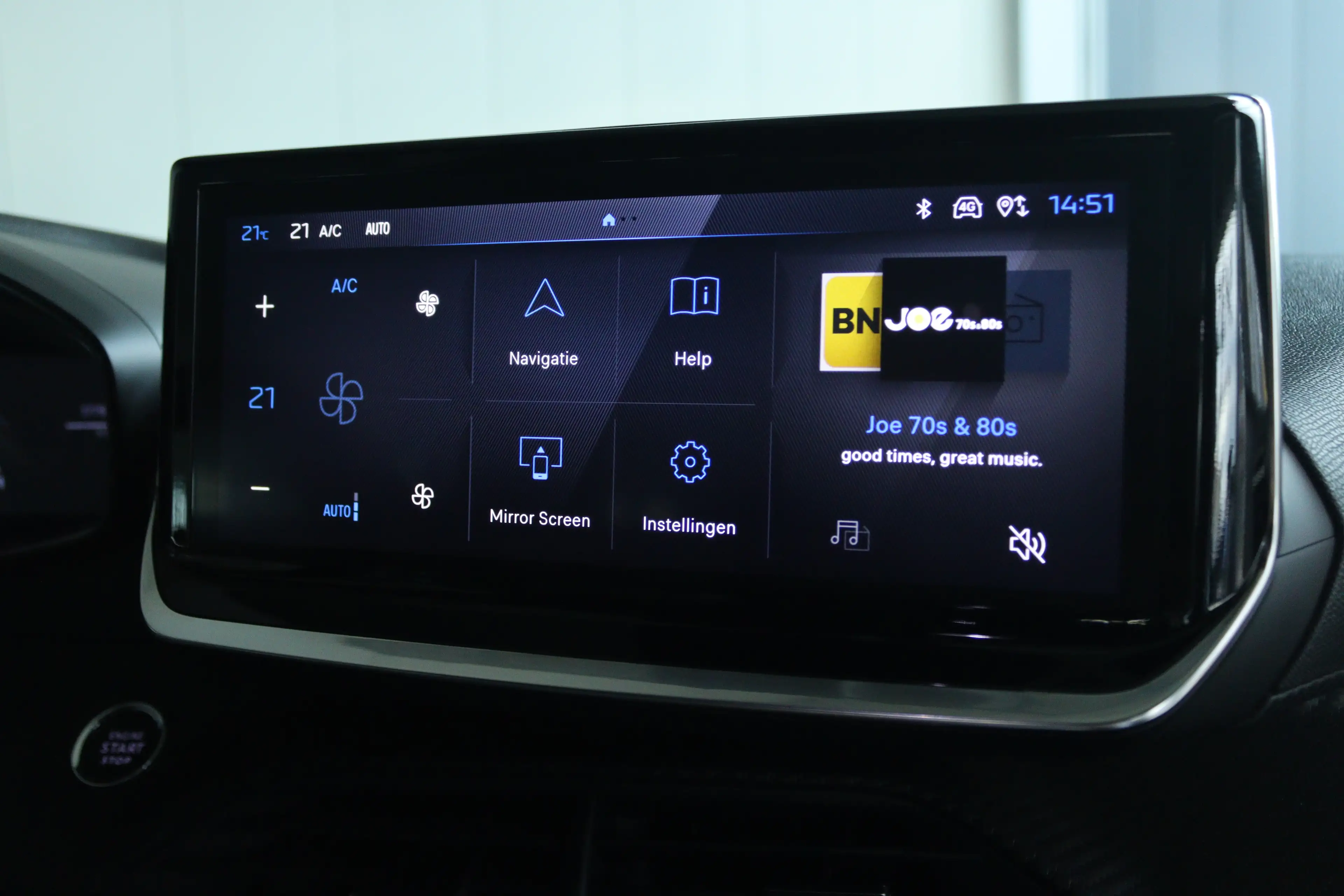 Peugeot 2008 1.2 Hybrid 145 Allure | Adapt. Cruise | 360 Camera — photo 18
