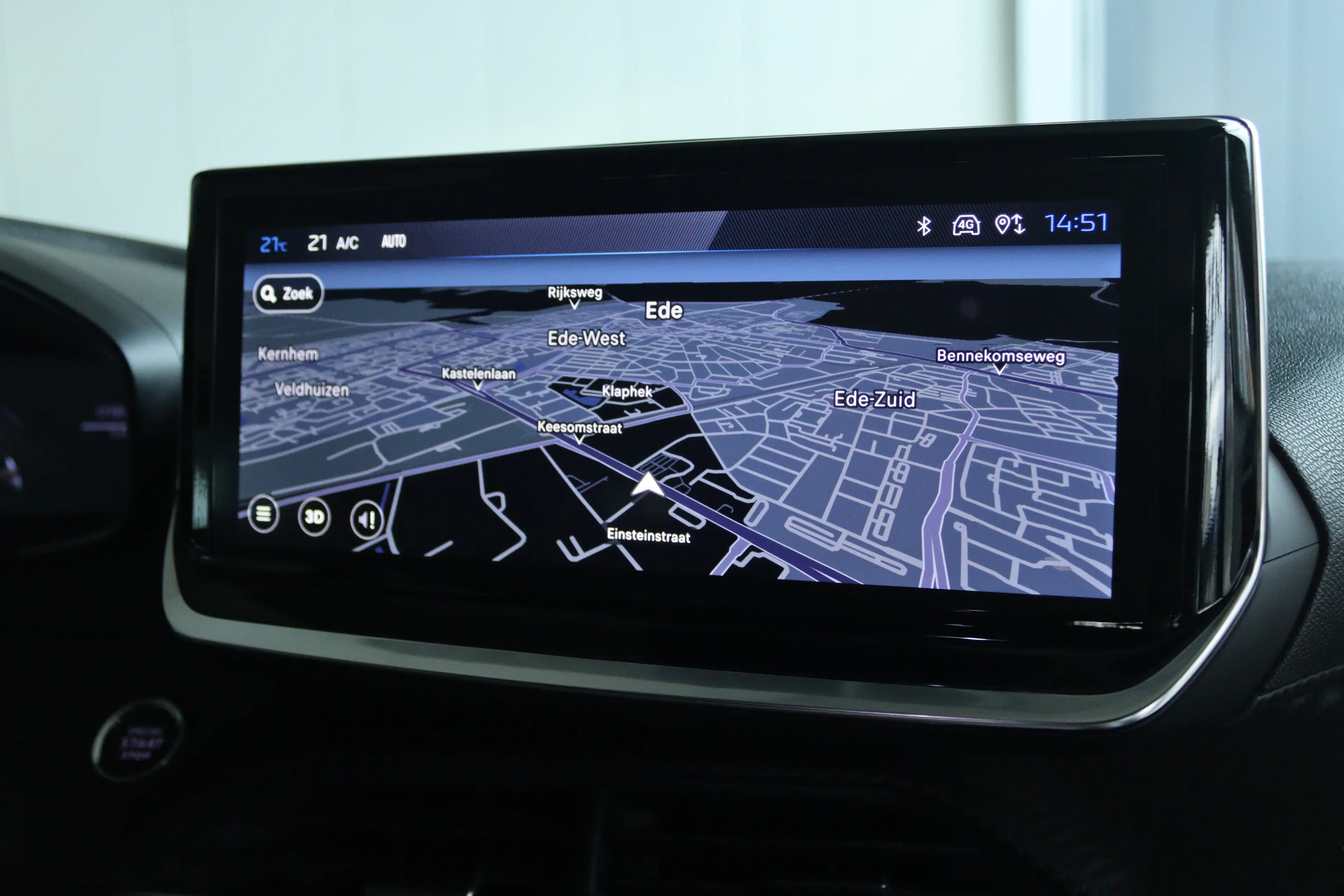 Peugeot 2008 1.2 Hybrid 145 Allure | Adapt. Cruise | 360 Camera — photo 19
