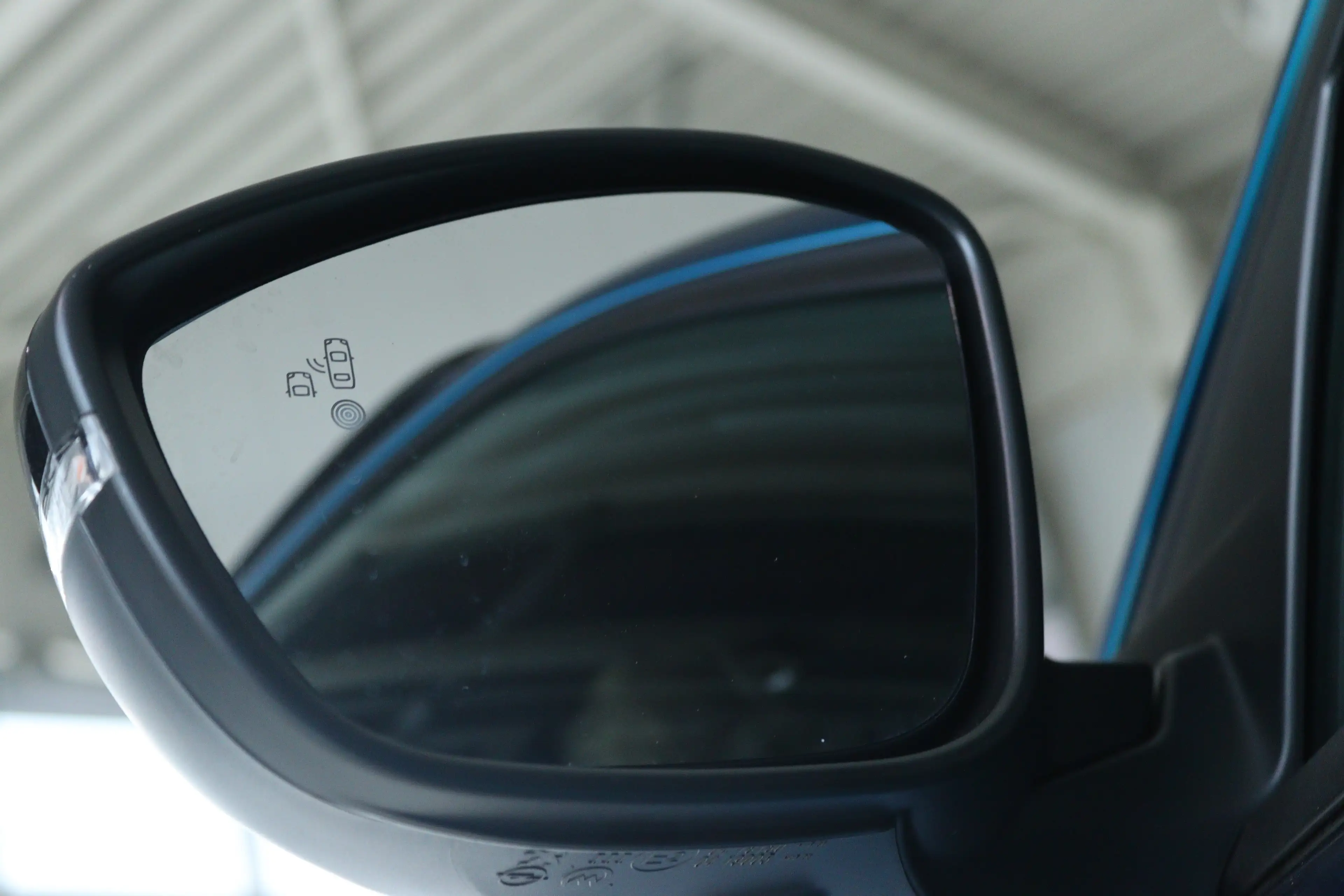 Peugeot 2008 1.2 Hybrid 145 Allure | Adapt. Cruise | 360 Camera — photo 7