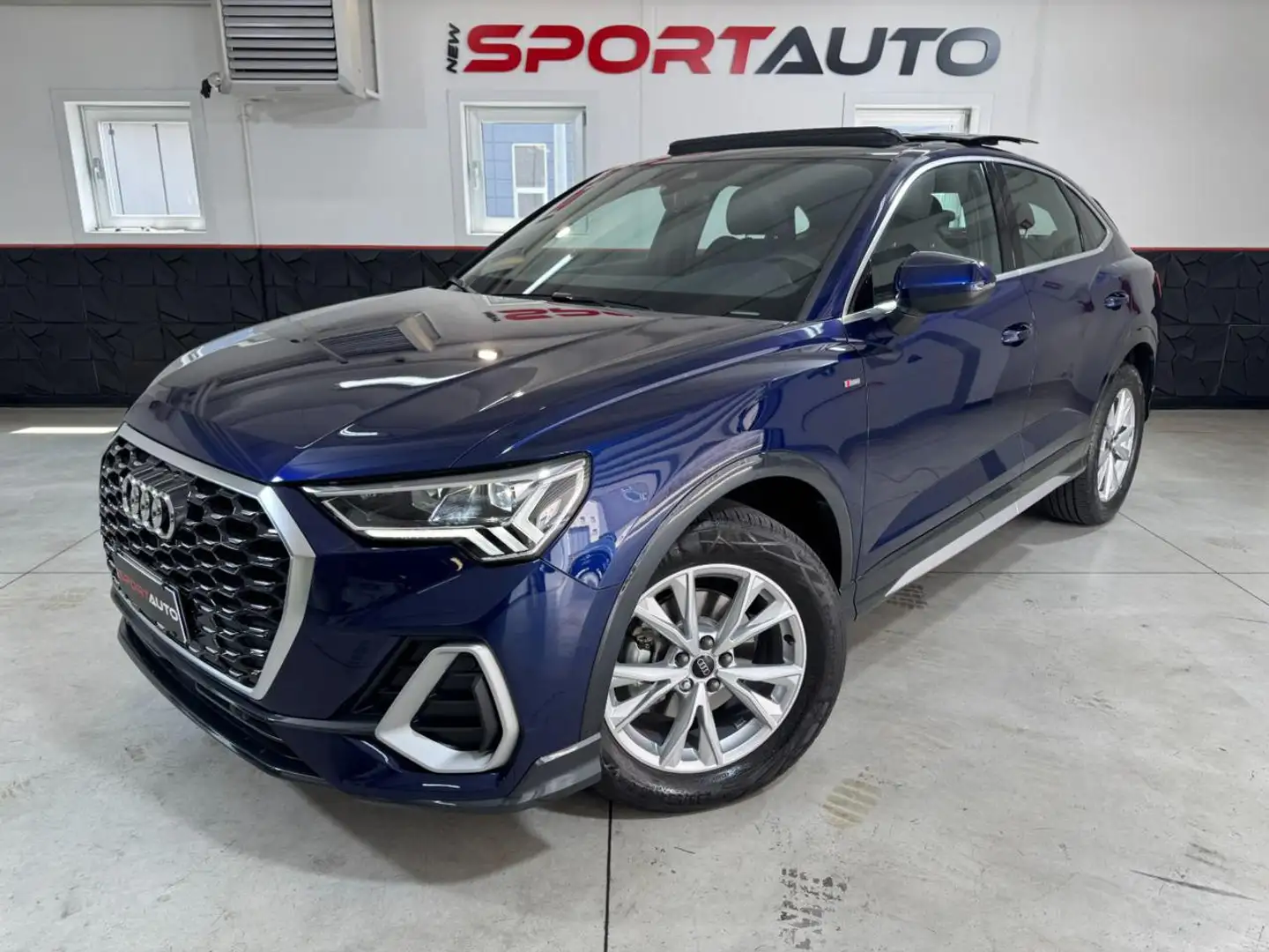 Audi Q3 SPB 35 TDI S tronic S line edition Bleu - 1