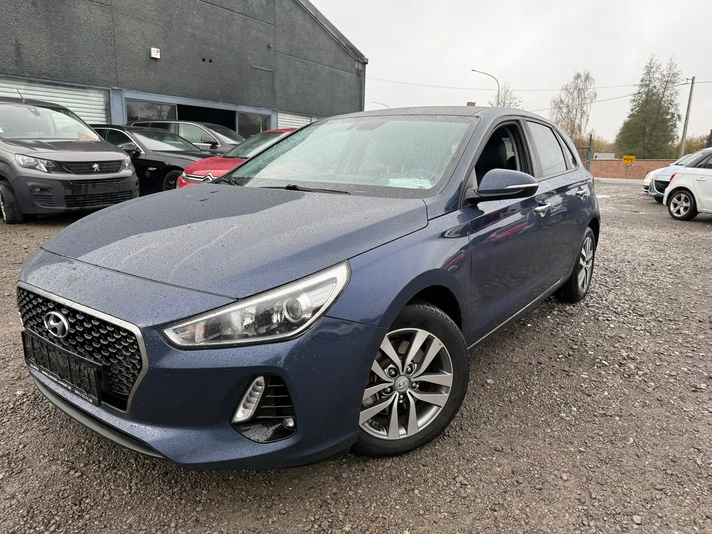 Hyundai i30 i30 1.6 CRDi Launch Edition Bleu - 2
