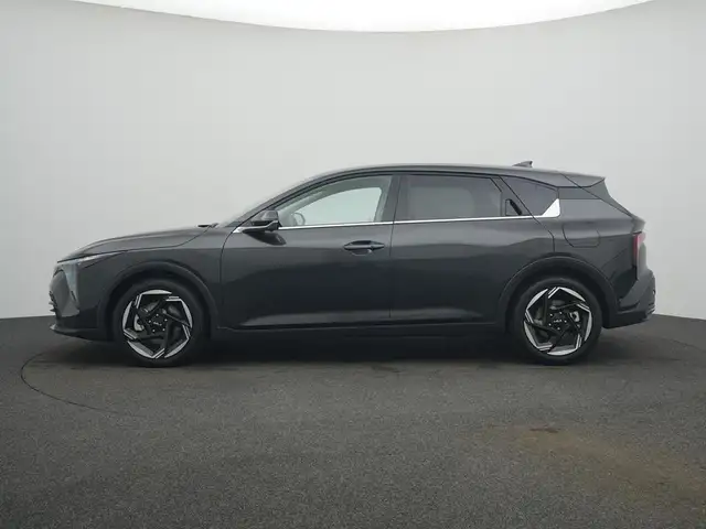 Kia K4 view 5