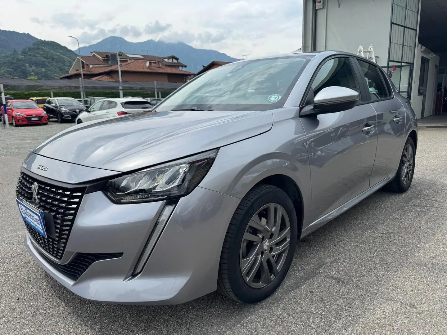 Peugeot 208 1.2 ACTIVE PACK Gris - 1