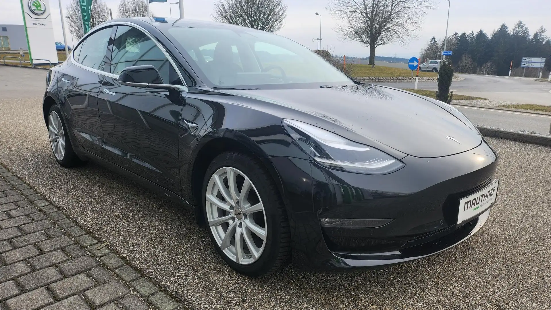 Tesla Model 3 Long Range AWD 75kWh Schwarz - 1