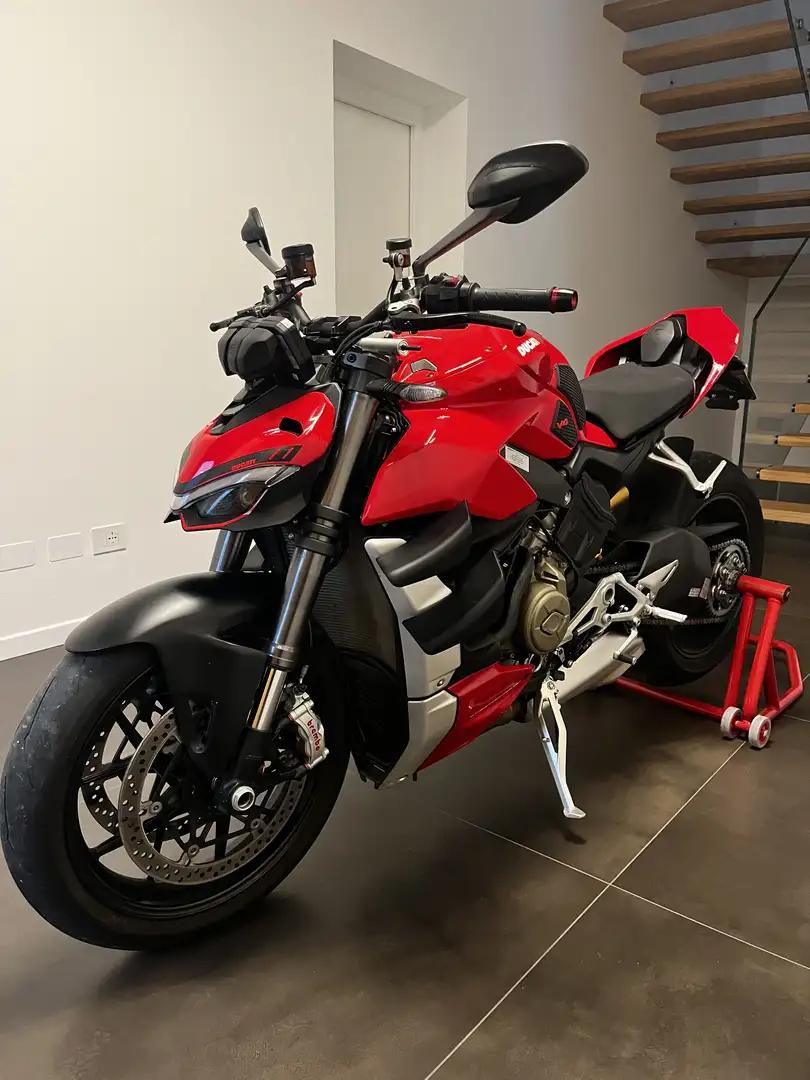 Ducati Streetfighter v4 - 1