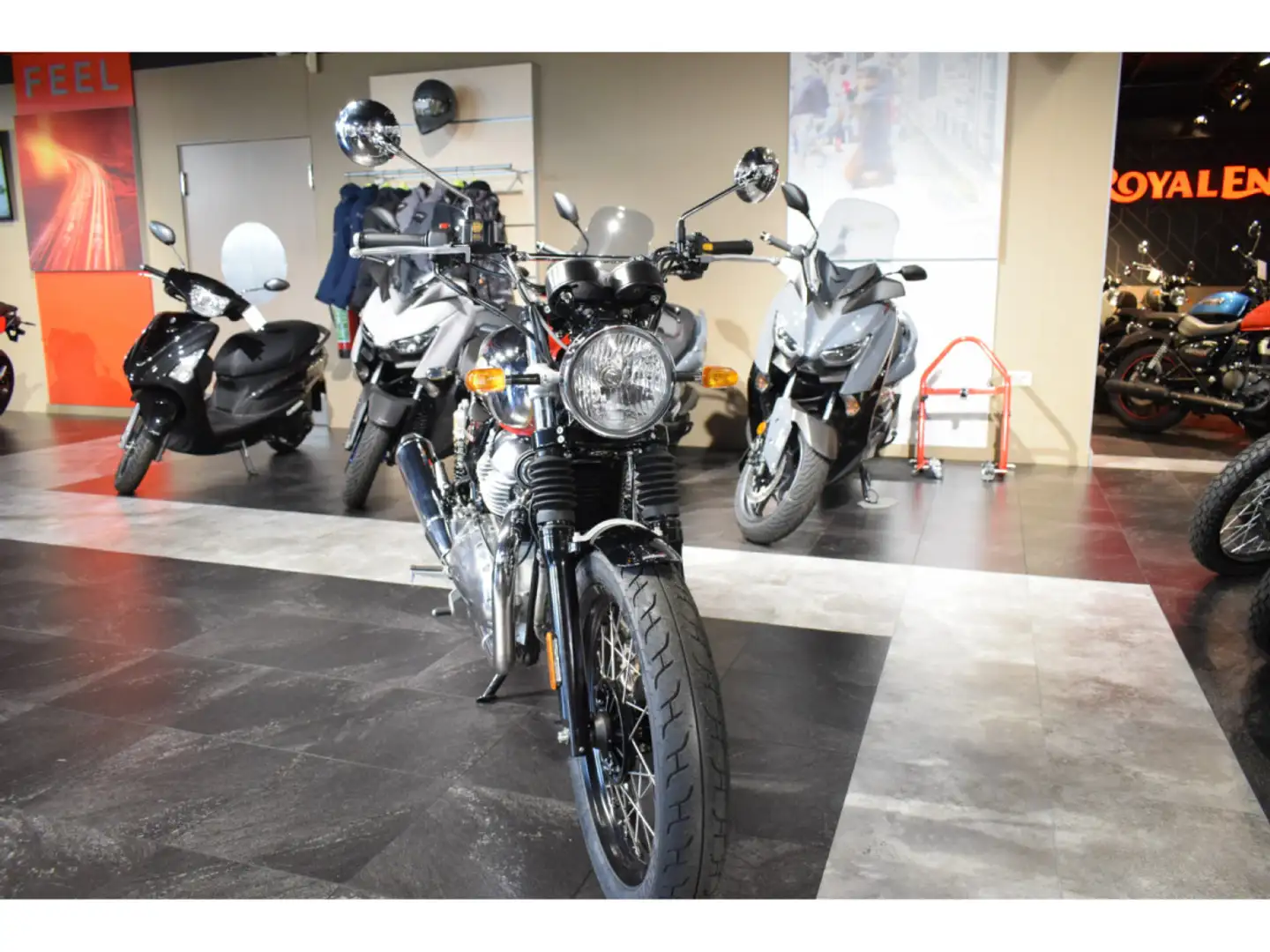 Royal Enfield Interceptor MARK 2 CHROME E5 Black - 2