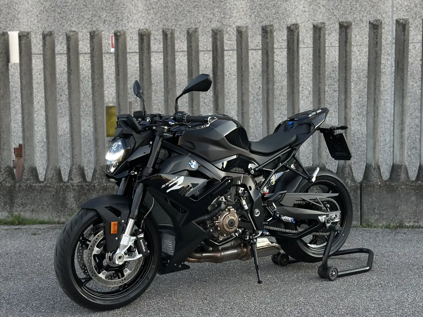 BMW S 1000 R allesrimento M, Akrapović, carbon pack Schwarz - 1