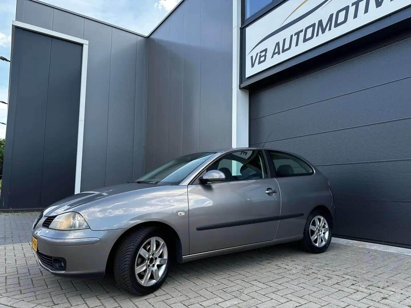SEAT Ibiza 1.4 Sensation | Cruise Control | Airco | NAP | APK Grijs - 2