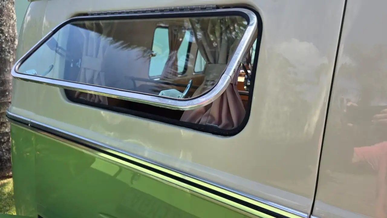 Volkswagen 11 fenêtres toit ouvrant, foto 9