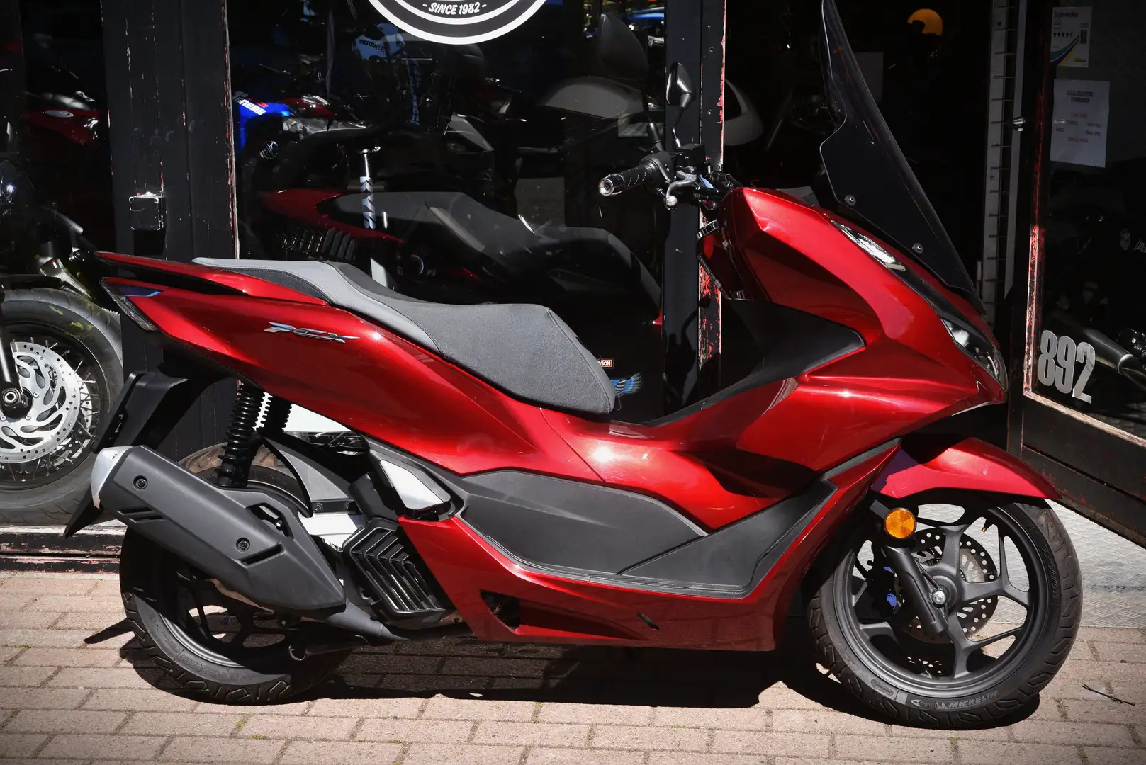 Honda PCX 125 ***MOTO VERTE*** Rood - 2
