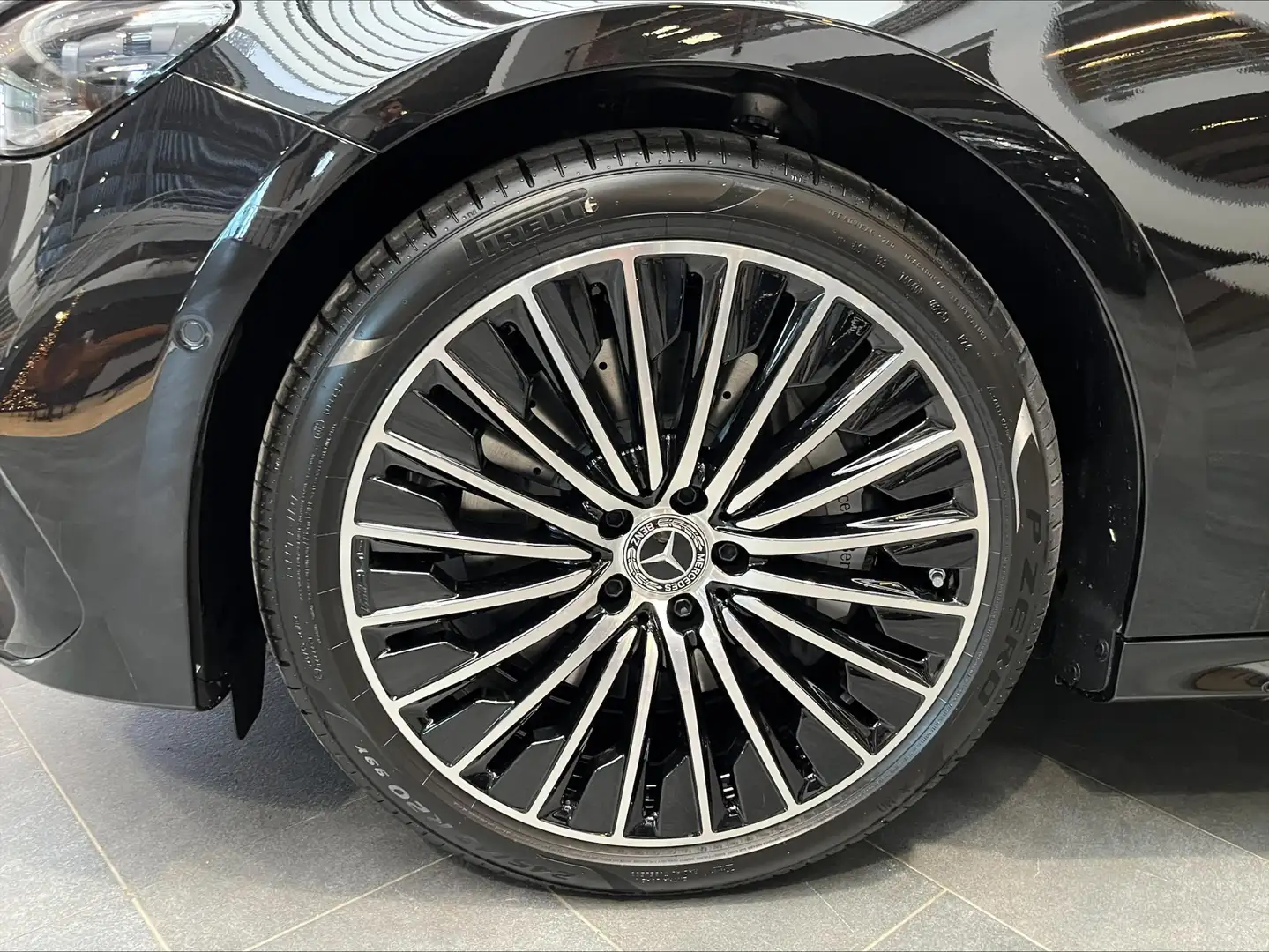 Mercedes-Benz E 220 Estate E d Star Edition Levering 06/2026 Noir - 2